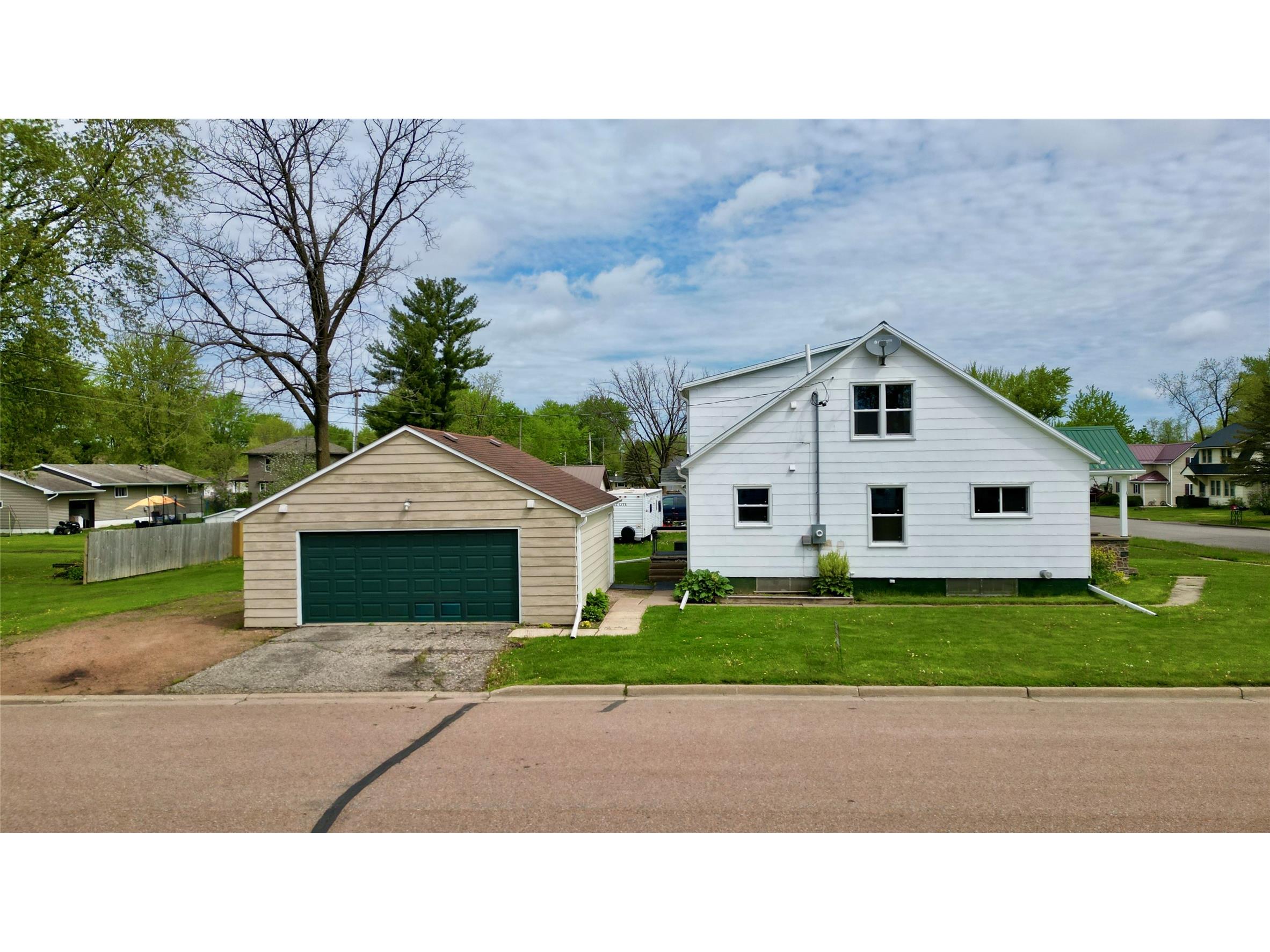 221 S Division Street Loyal WI 54446 1601338 image3