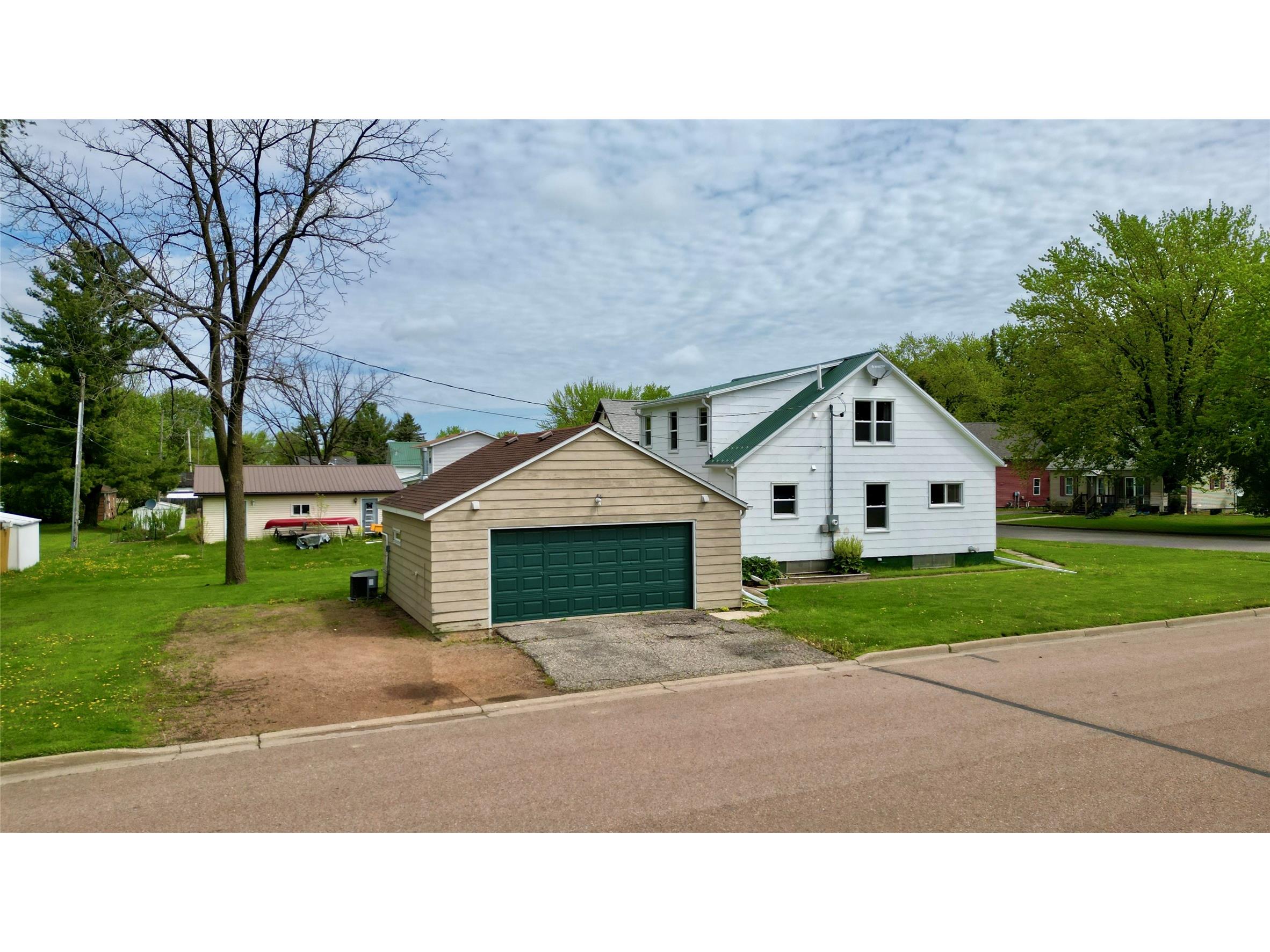221 S Division Street Loyal WI 54446 1601338 image33
