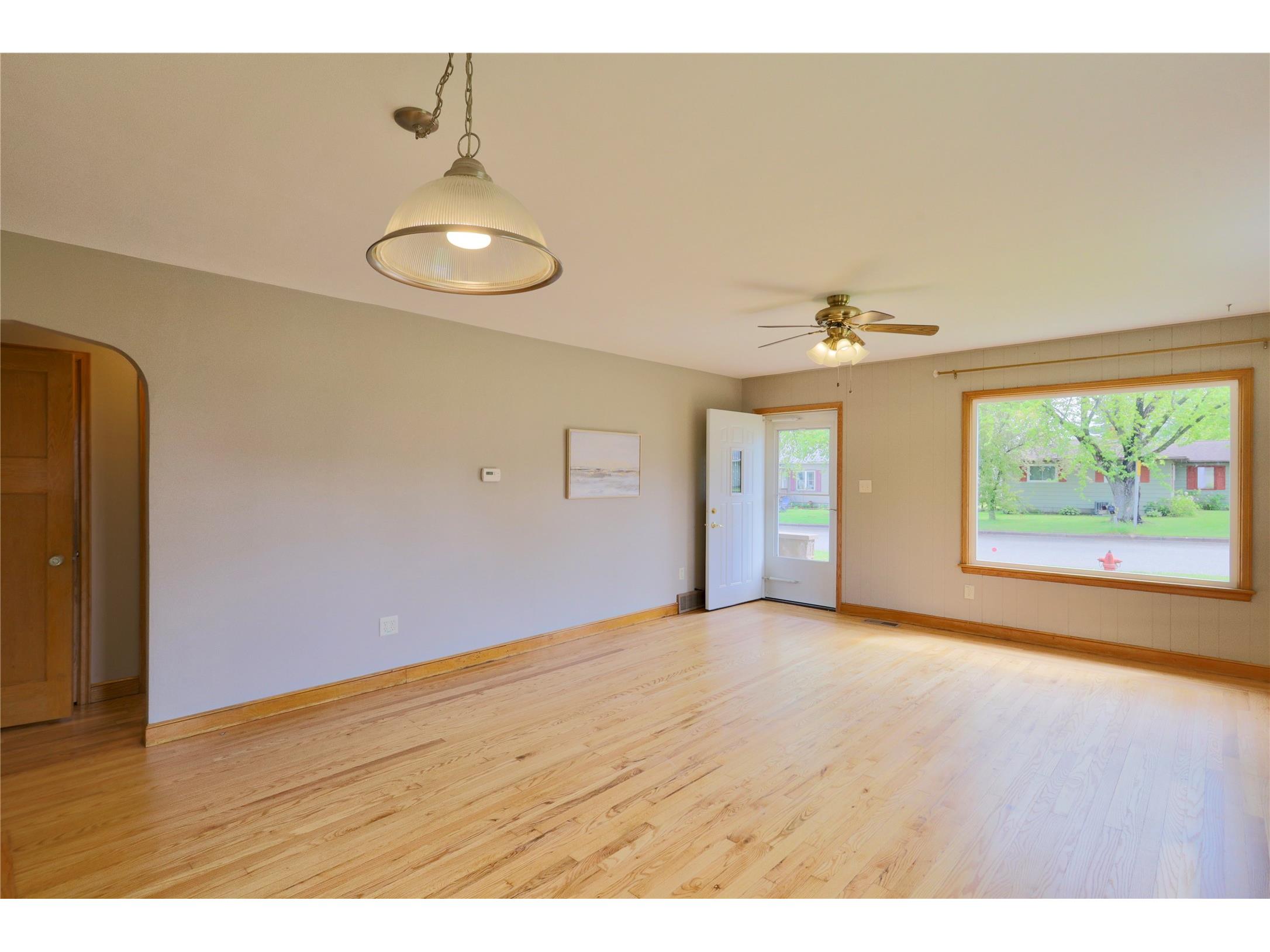 221 S Division Street Loyal WI 54446 1601338 image6
