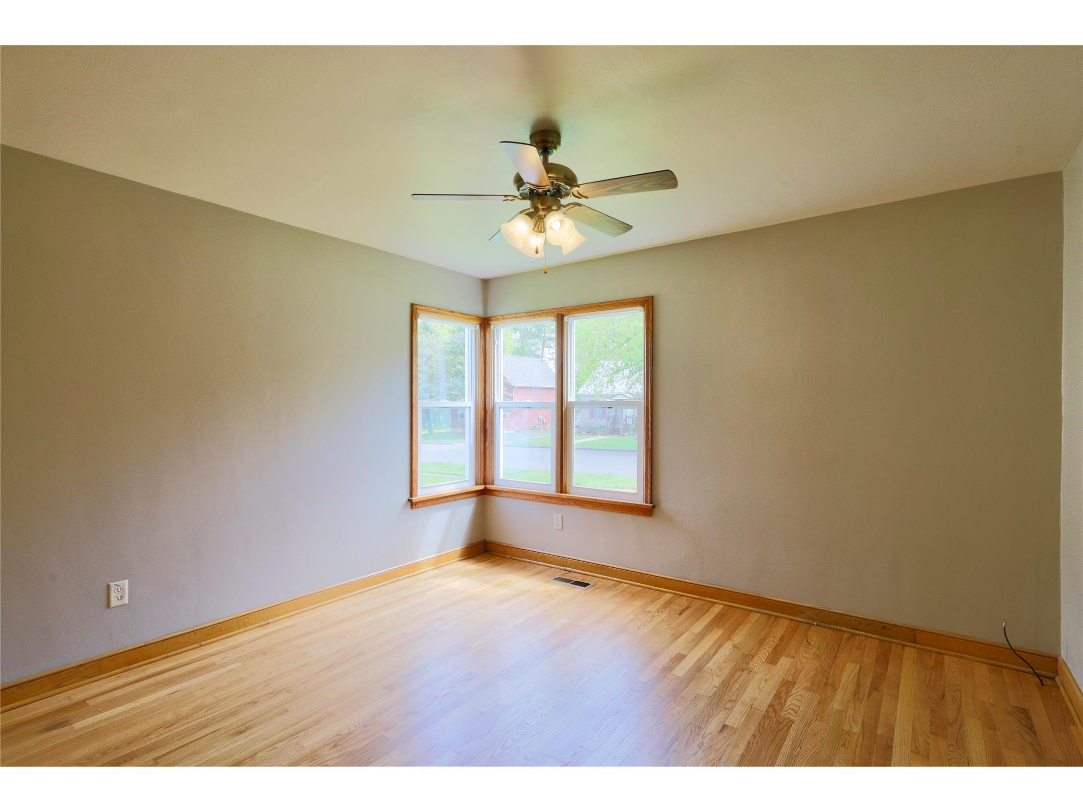 221 S Division Street Loyal WI 54446 1601338 image9