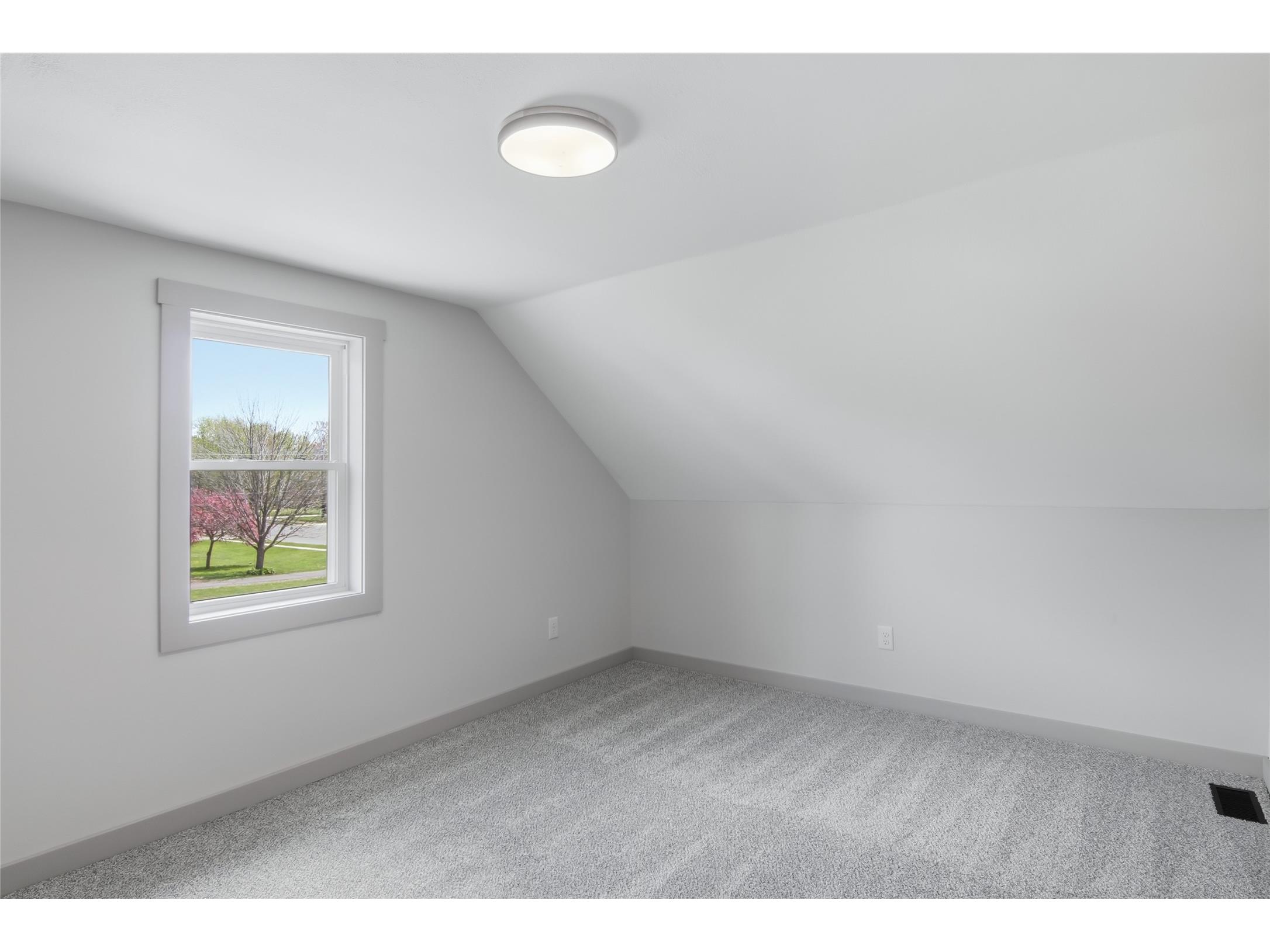 2210 Vine Street Eau Claire WI 54703 1600958 image12