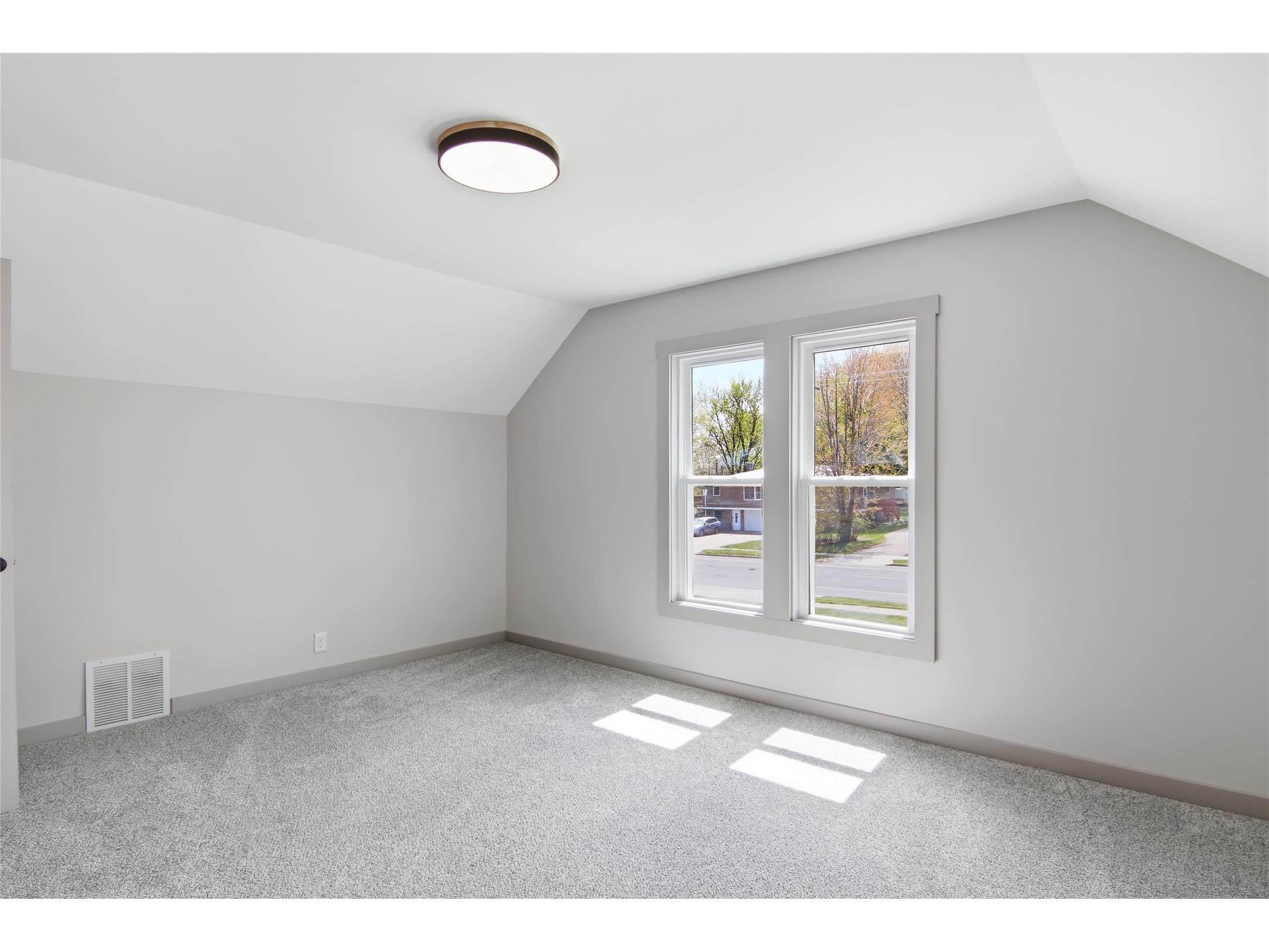2210 Vine Street Eau Claire WI 54703 1600958 image18
