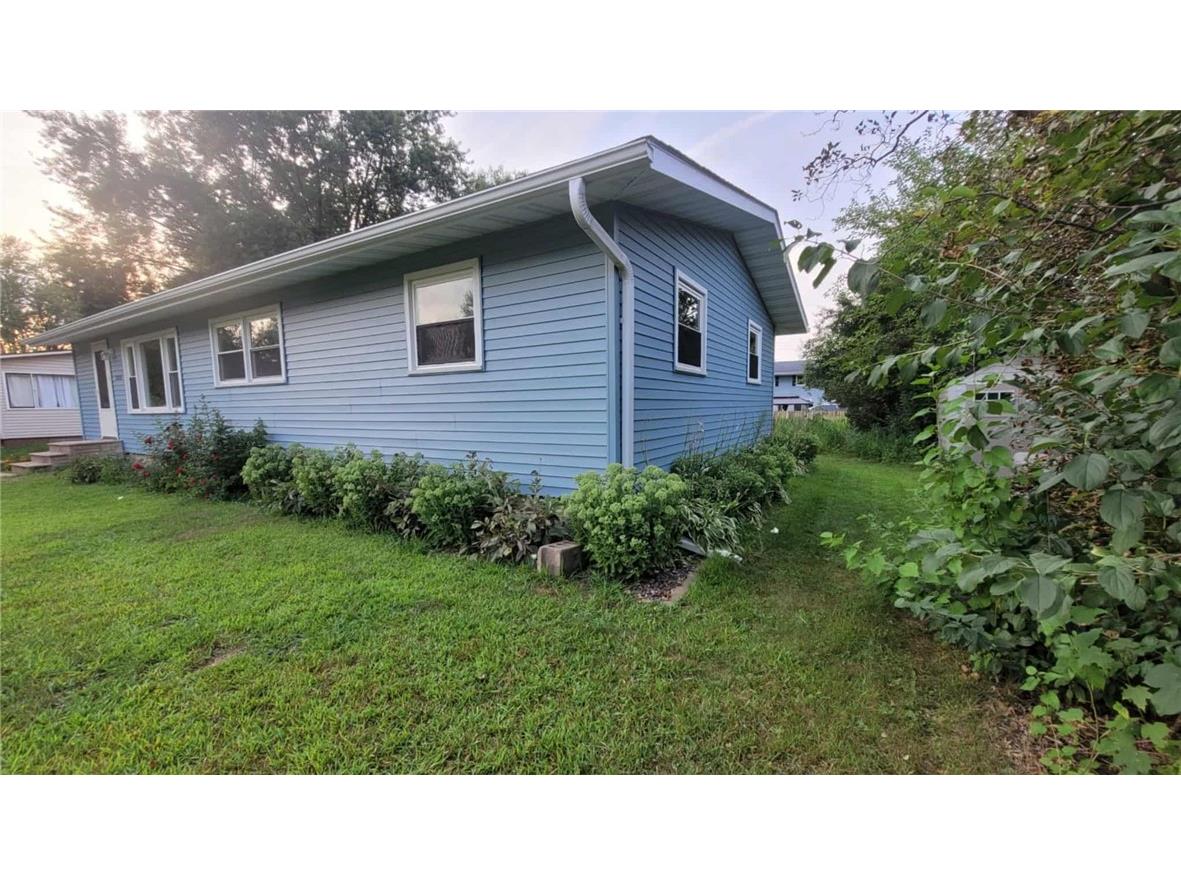 2212 Bartlett Avenue Altoona WI 54720 1598420 image2