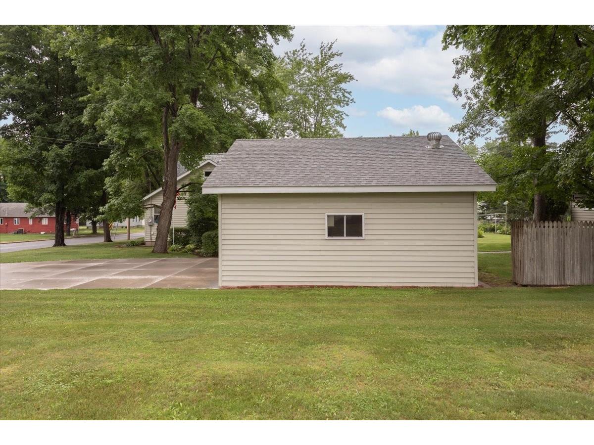 2216 3rd Street E Menomonie WI 54751 1602946 image50