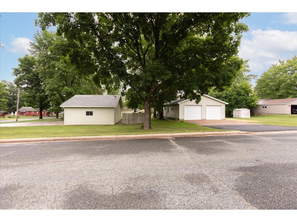 2216 3rd Street E Menomonie WI 54751 1602946 image53