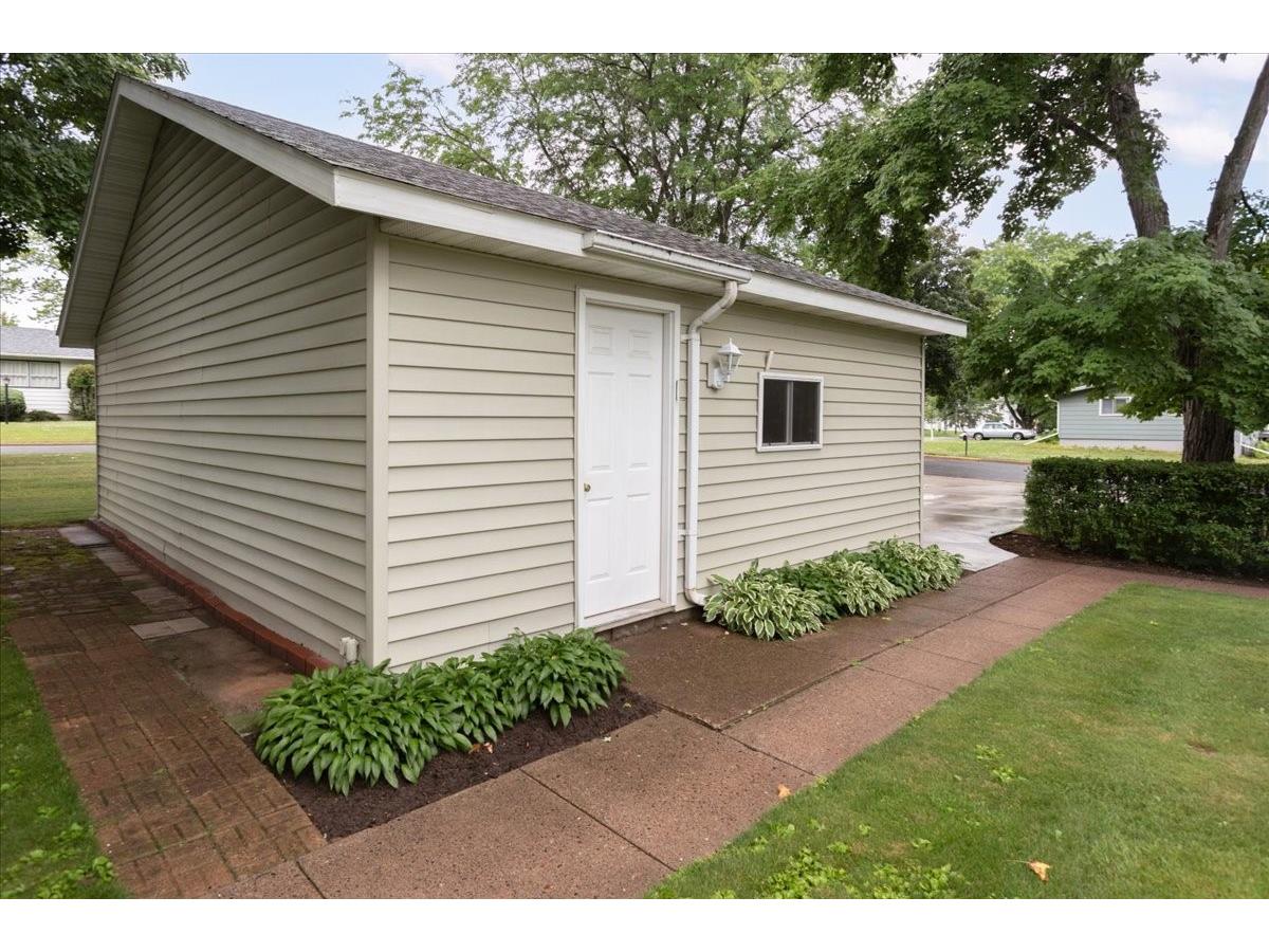 2216 3rd Street E Menomonie WI 54751 1602946 image57