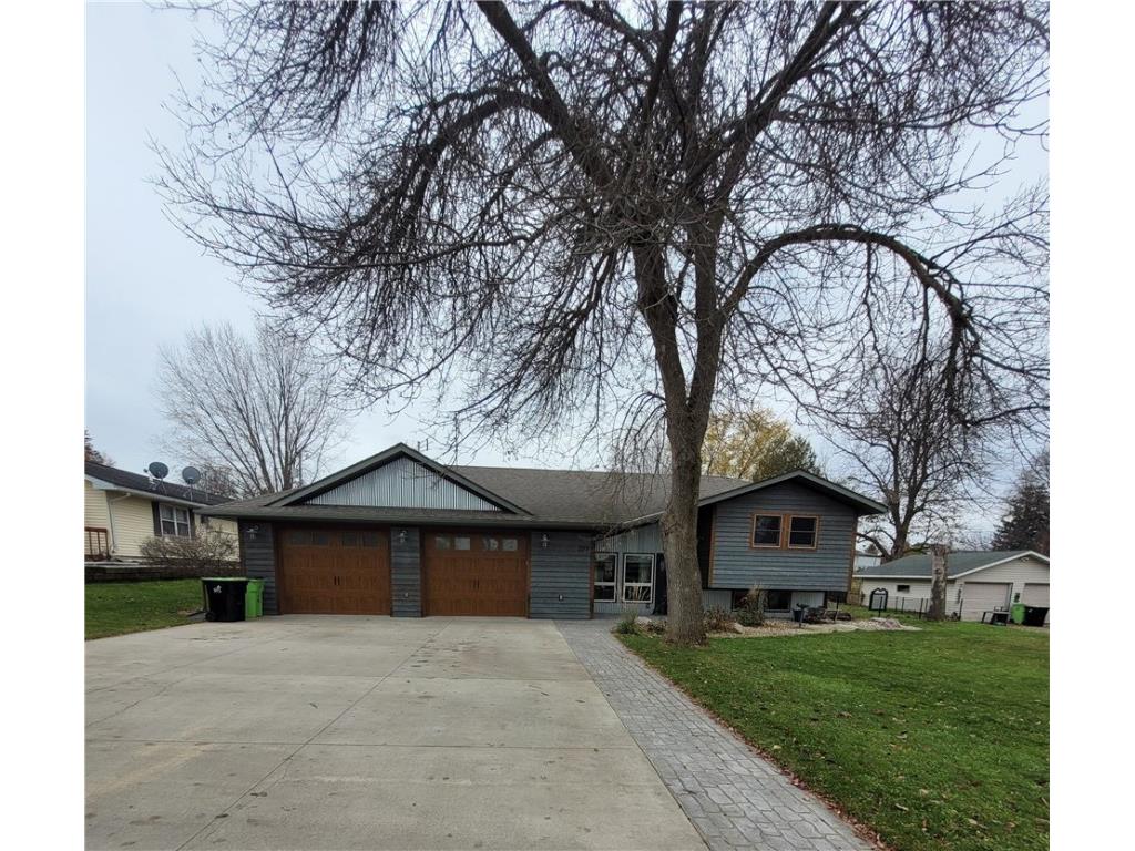 222 Ayers Street Neillsville WI 54456 1593952 image1