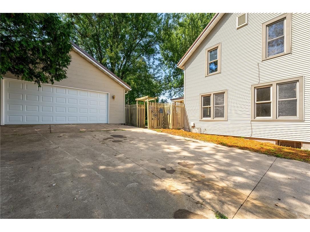 222 Park Street Neillsville WI 54456 1594518 image3