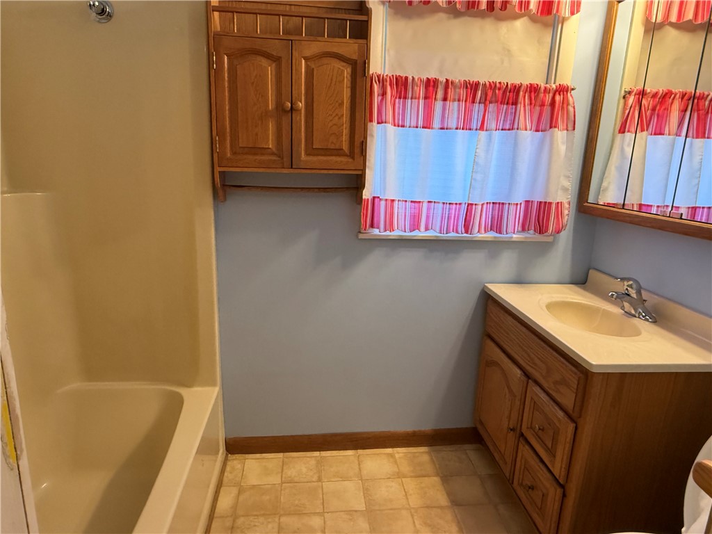222 Spruce Street Spooner WI 54801 1596236 image17