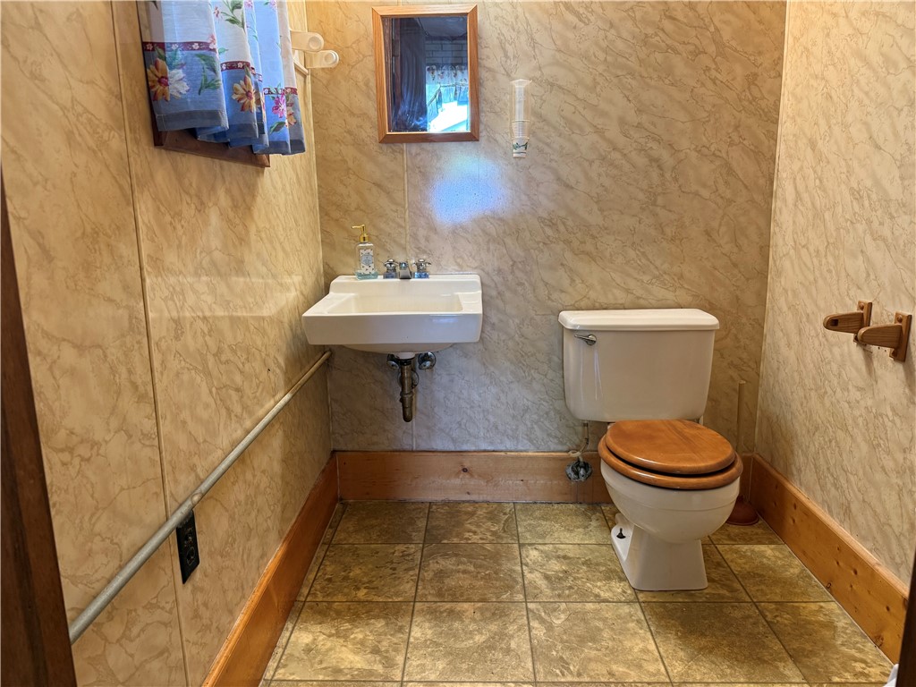 222 Spruce Street Spooner WI 54801 1596236 image25