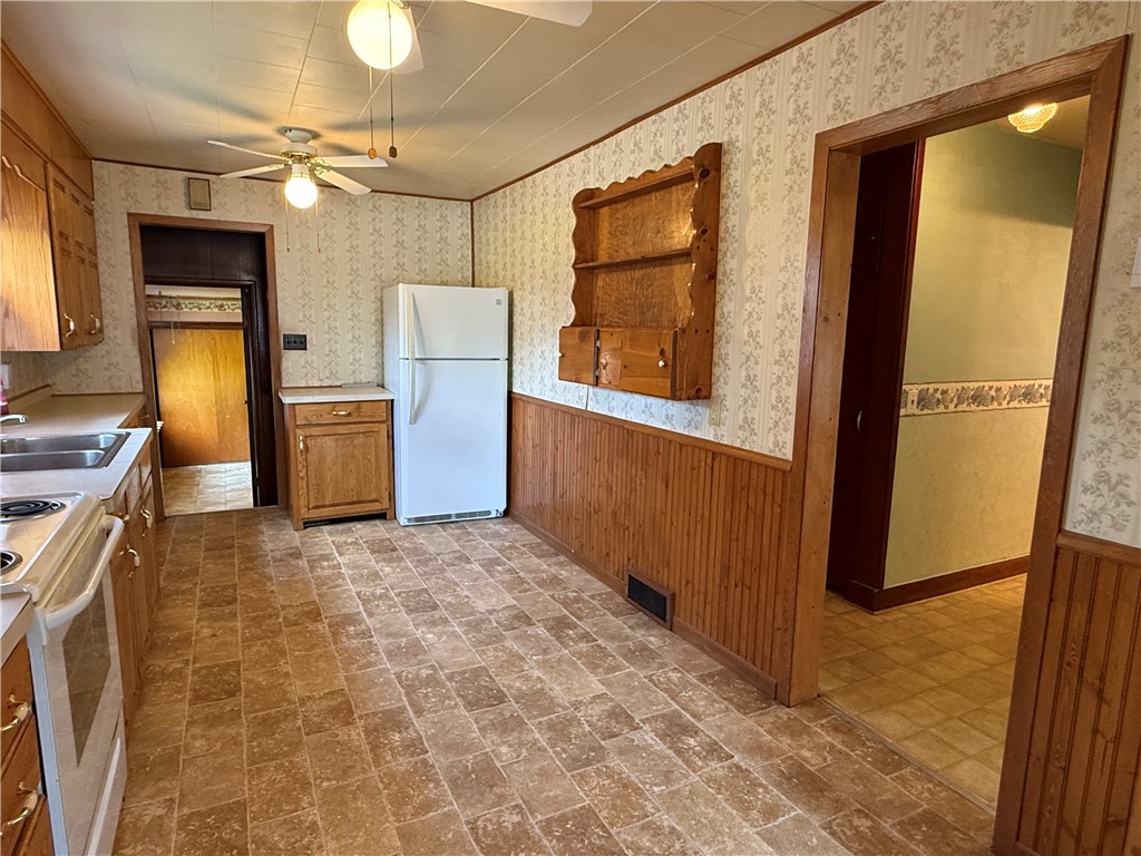 222 Spruce Street Spooner WI 54801 1596236 image9