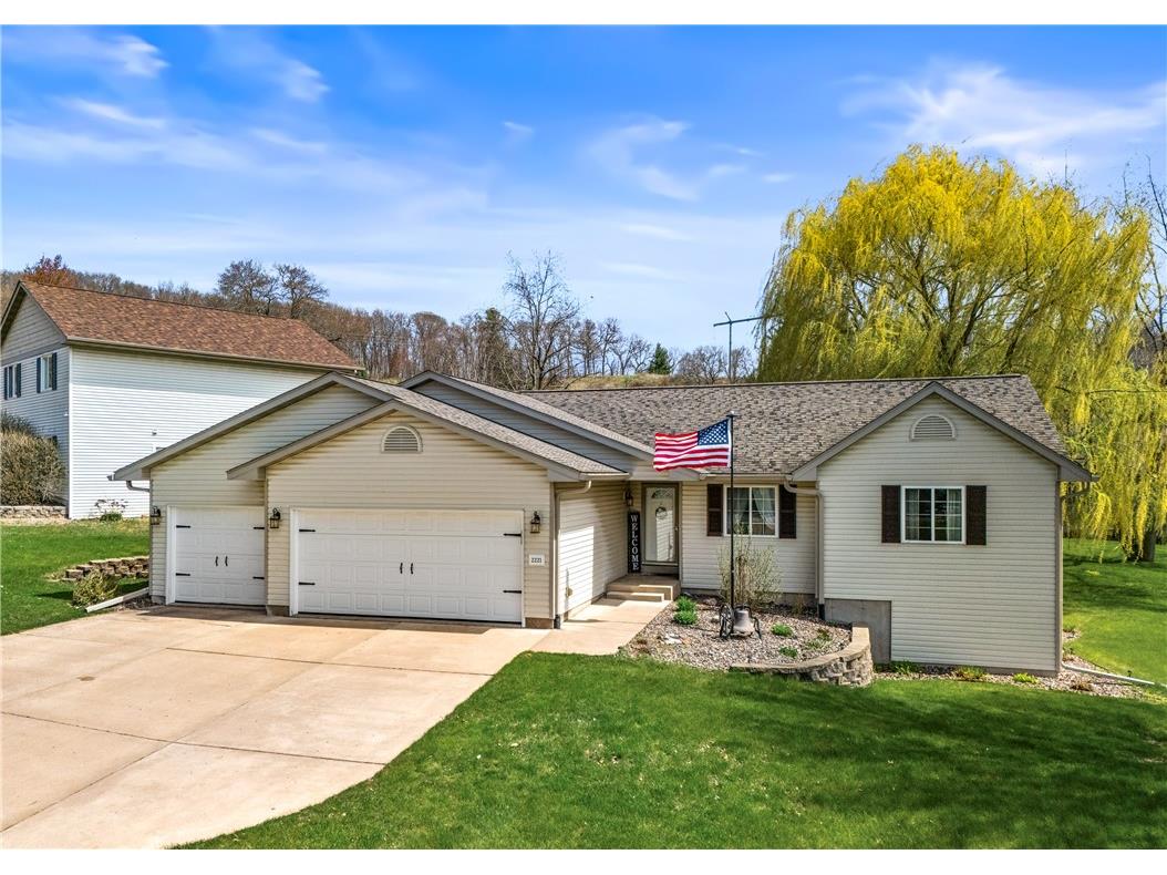 2221 Jingle Court Eau Claire WI 54703 1591125 image1