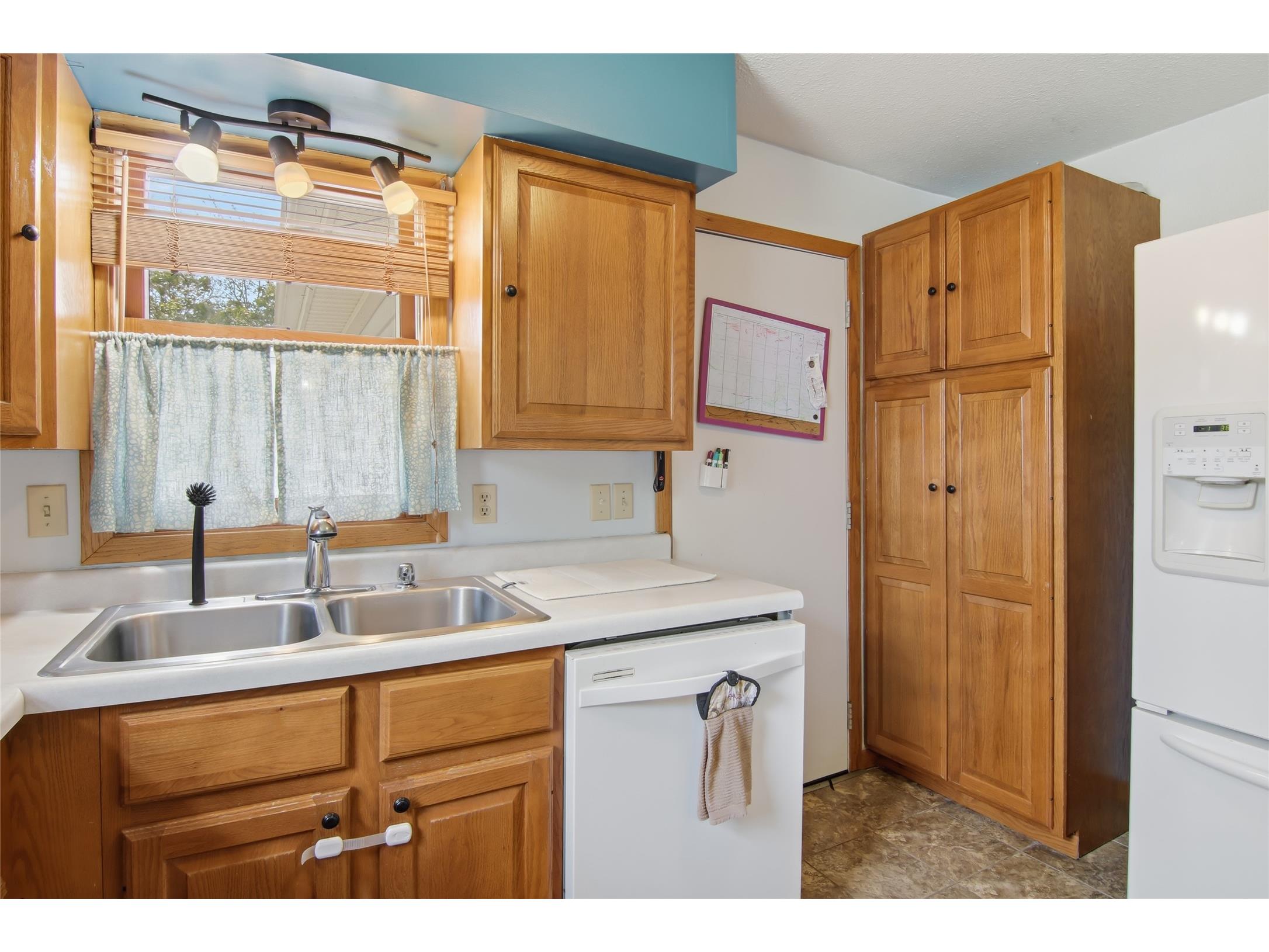 2229 Vine Street Eau Claire WI 54703 1600772 image10