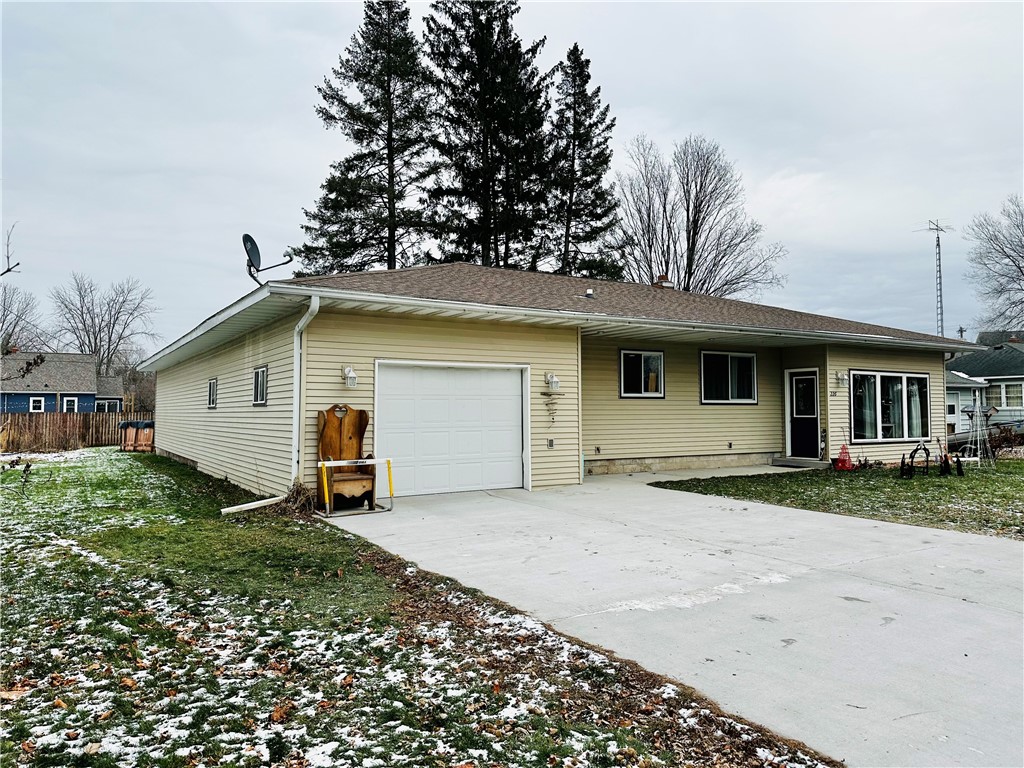 226 N Elm Street Cadott WI 54727 1587703 image1