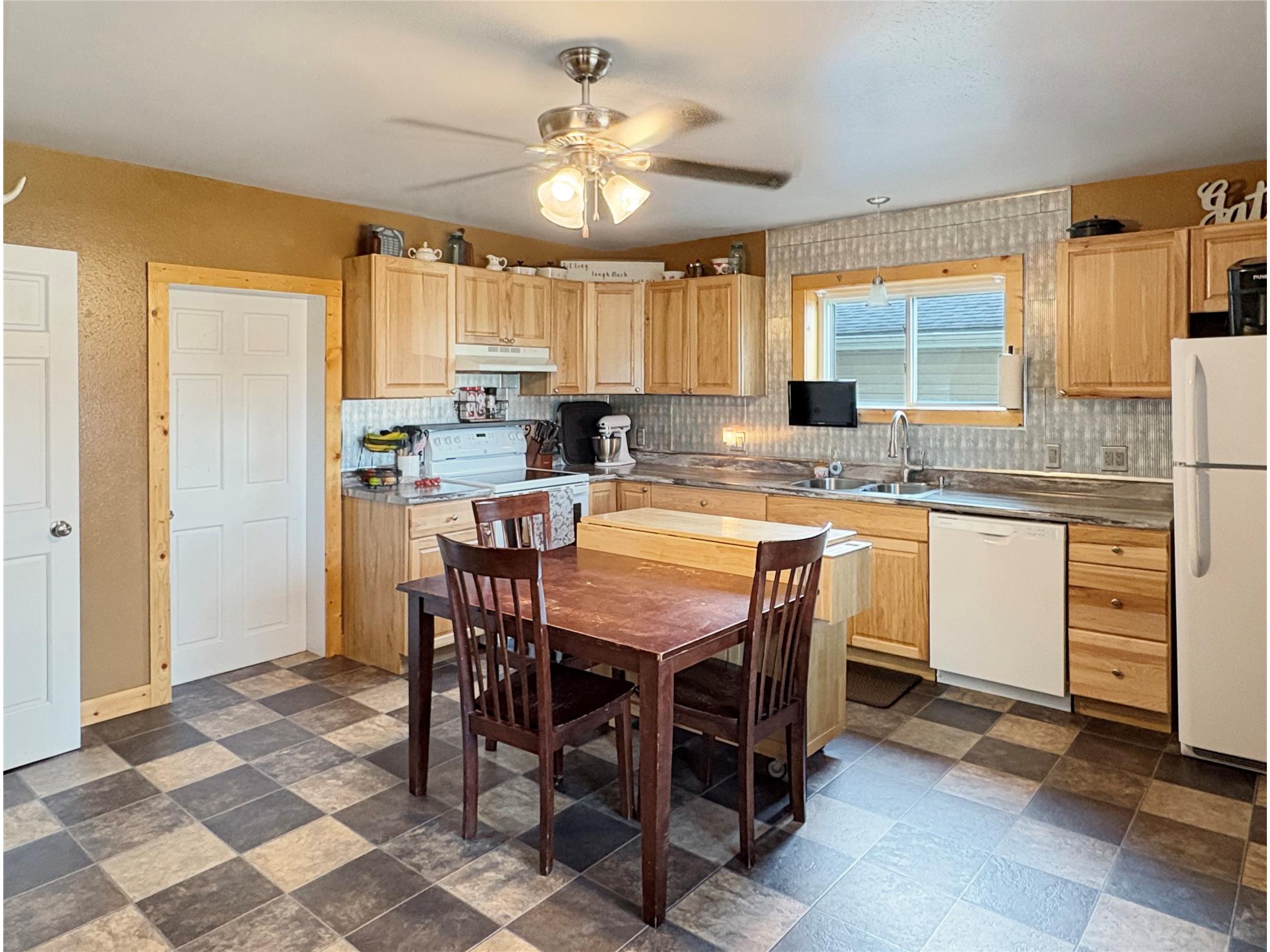 230 Huron Street Fairchild WI 54741 1603085 image7