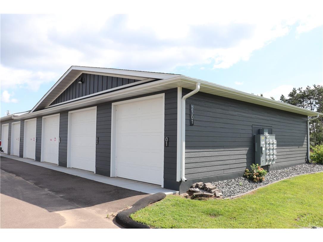 2301 Lake Road #3-7 9-12 Altoona WI 54720 1595102 image1