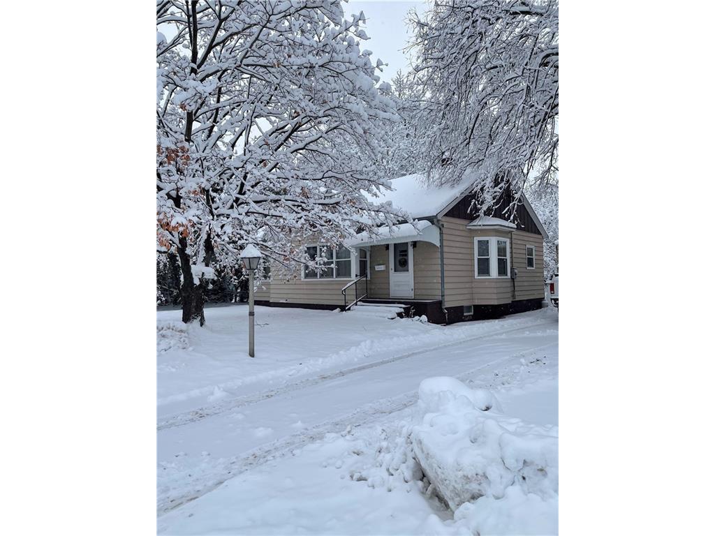 2305 Eddy Lane, Eau Claire, WI 54703 MLS 1570423 Edina Realty