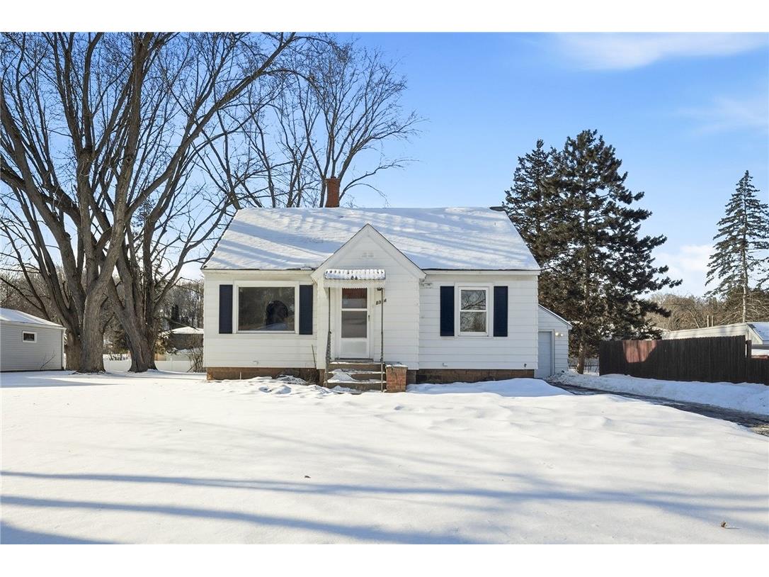 2314 14th Street Eau Claire WI 54703 1598016 image1