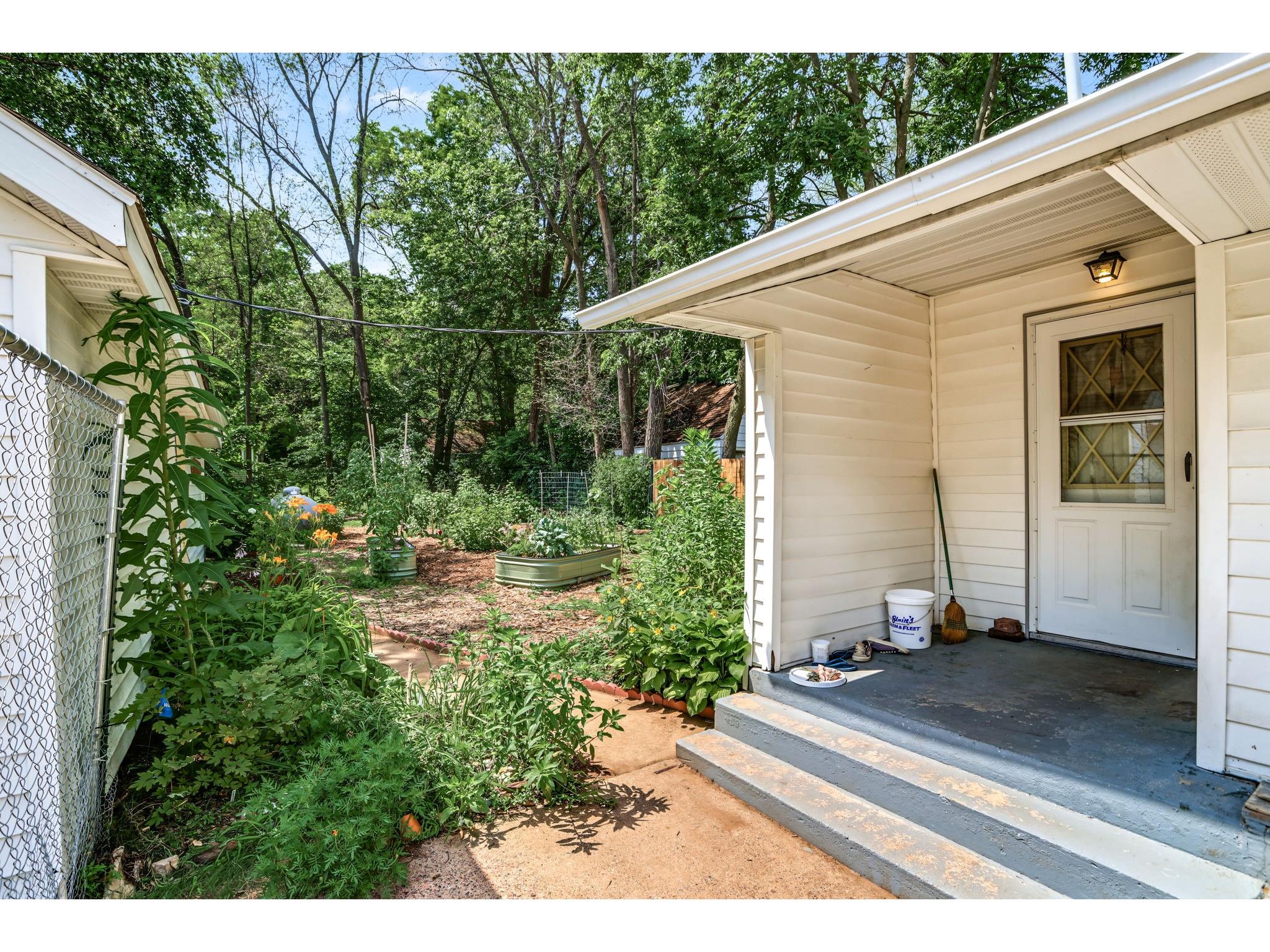 238 Illinois Street Eau Claire WI 54703 1603408 image17
