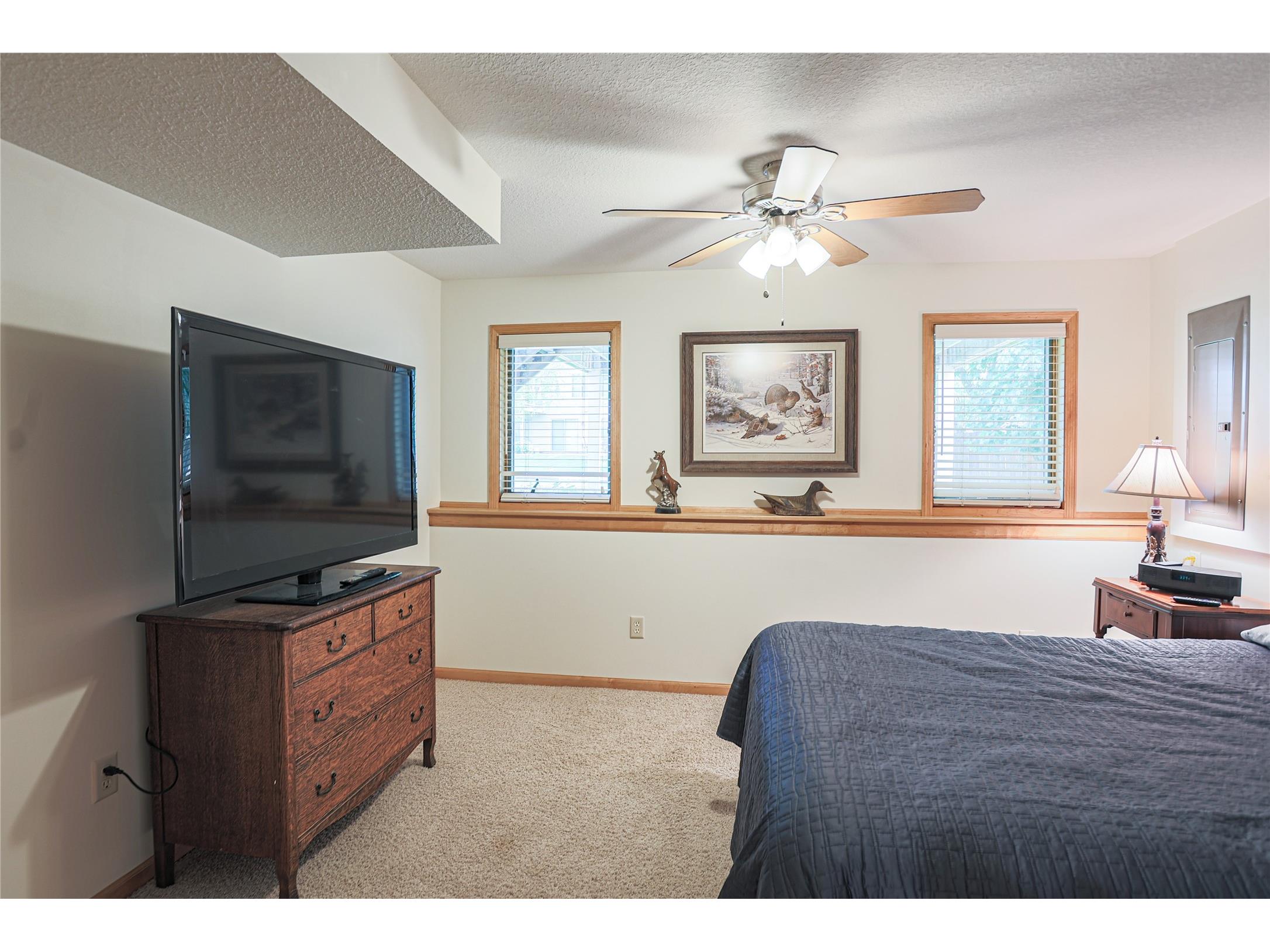 2400 Emerald Bend Hudson WI 54016 1601816 image32