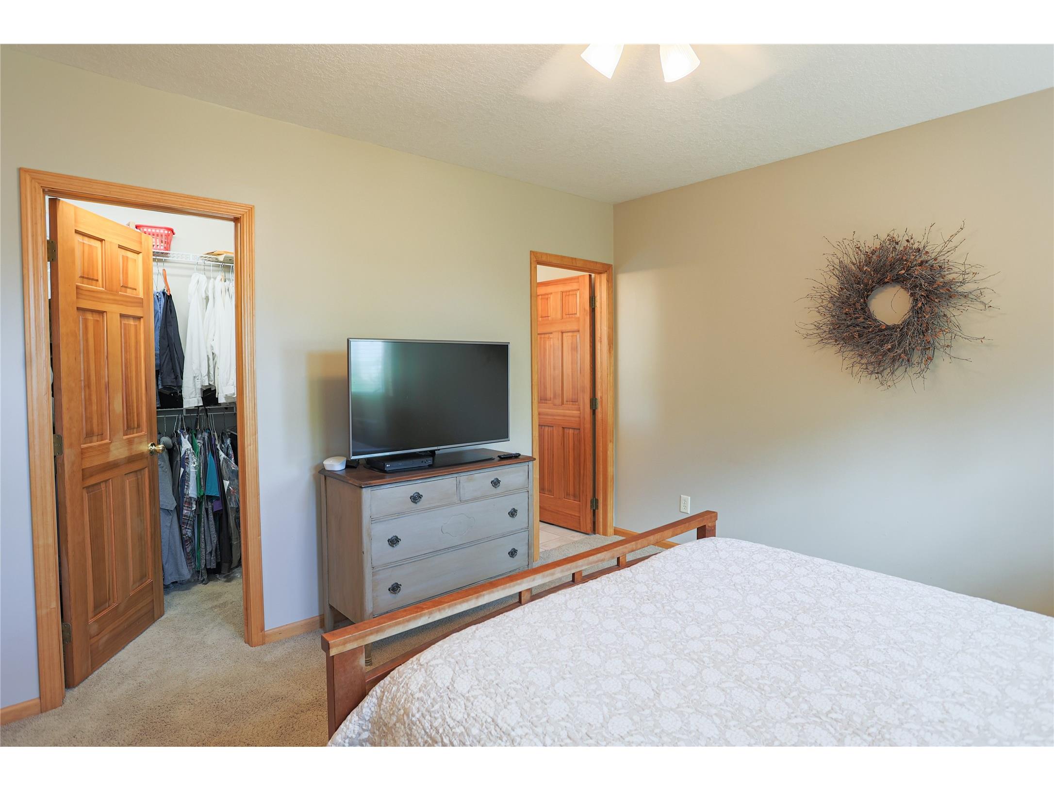 2400 Emerald Bend Hudson WI 54016 1601816 image38