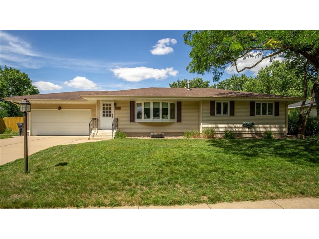 2436 Bartlett Avenue, Altoona, WI, 54720 MLS 1567146 Edina Realty