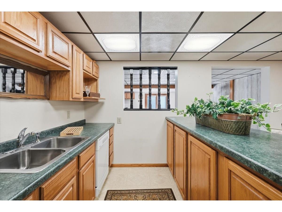 2439 14th Street Eau Claire WI 54703 1601424 image32
