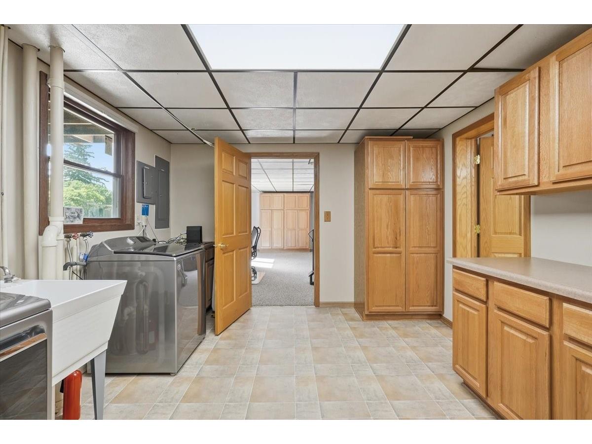 2439 14th Street Eau Claire WI 54703 1601424 image34