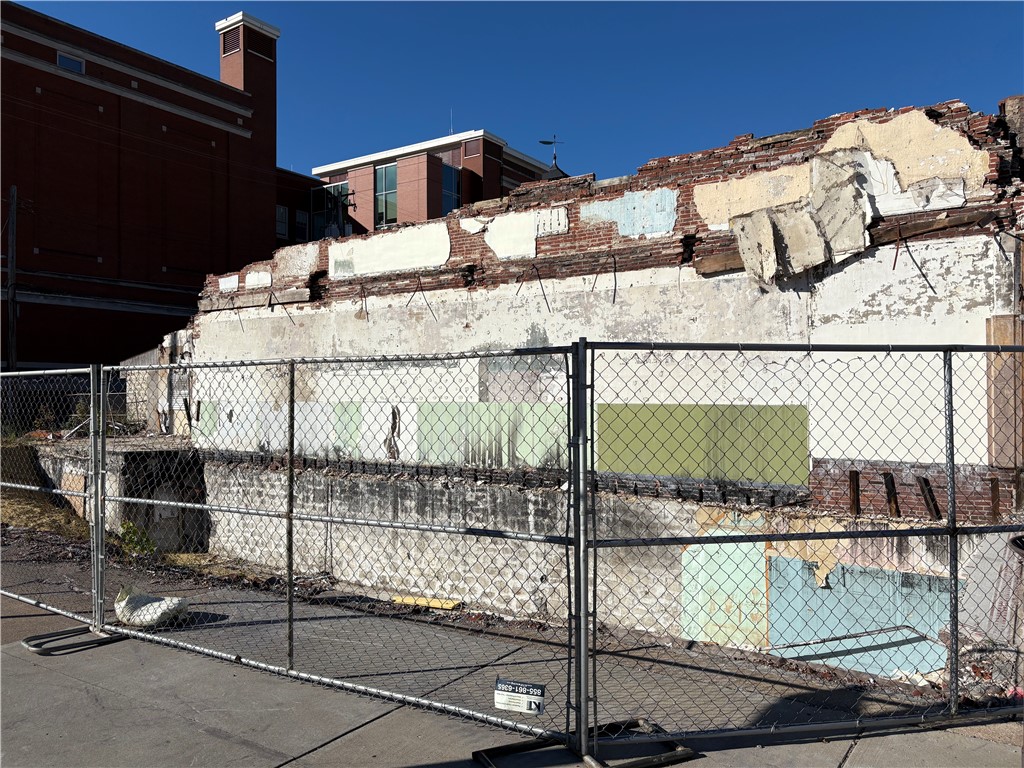 244 Main Street E Menomonie WI 54751 1596358 image2