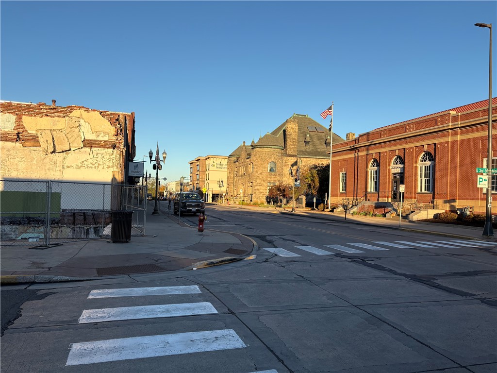 244 Main Street E Menomonie WI 54751 1596358 image5