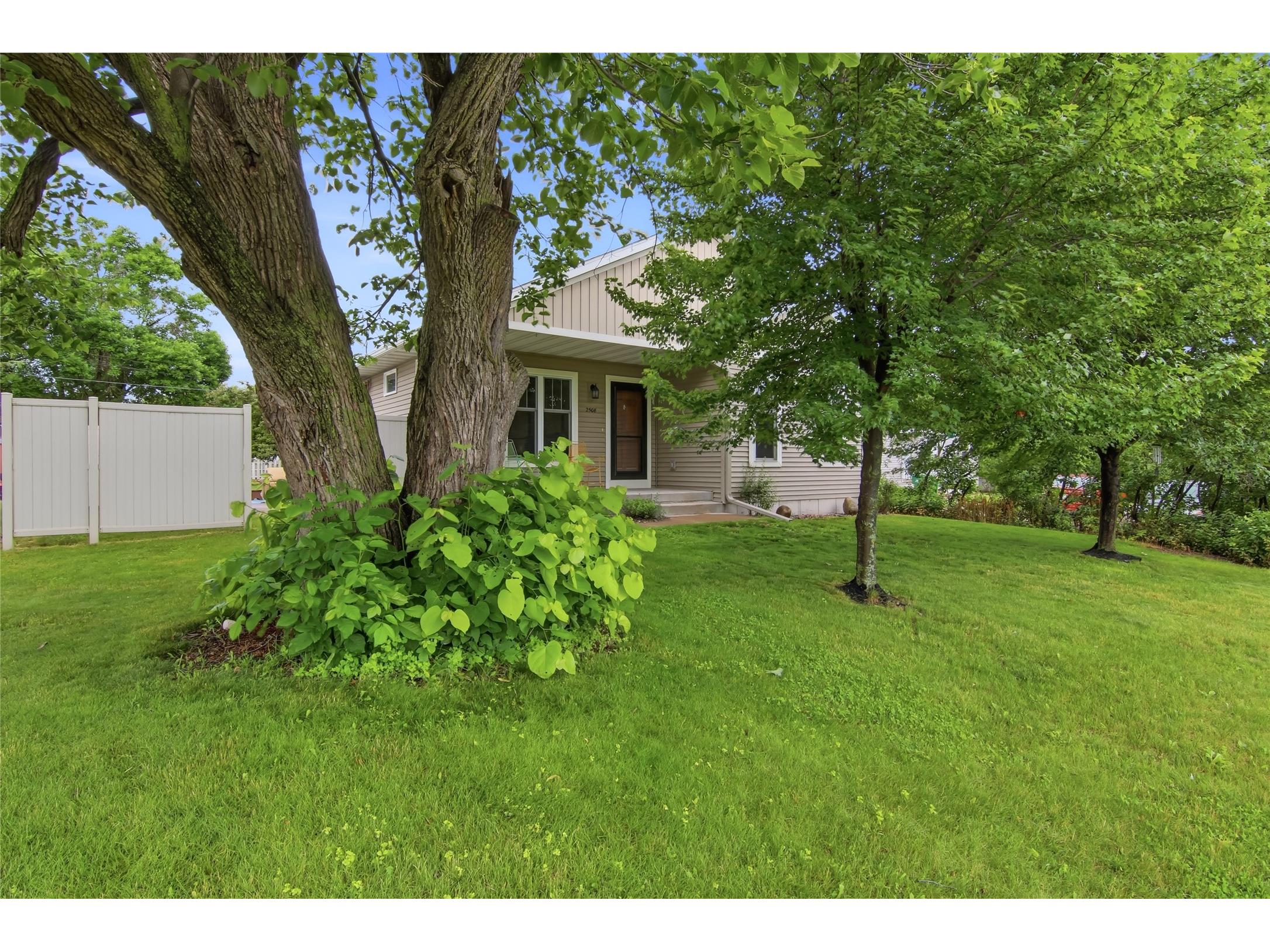 2508 State Street Eau Claire WI 54701 1602392 image2