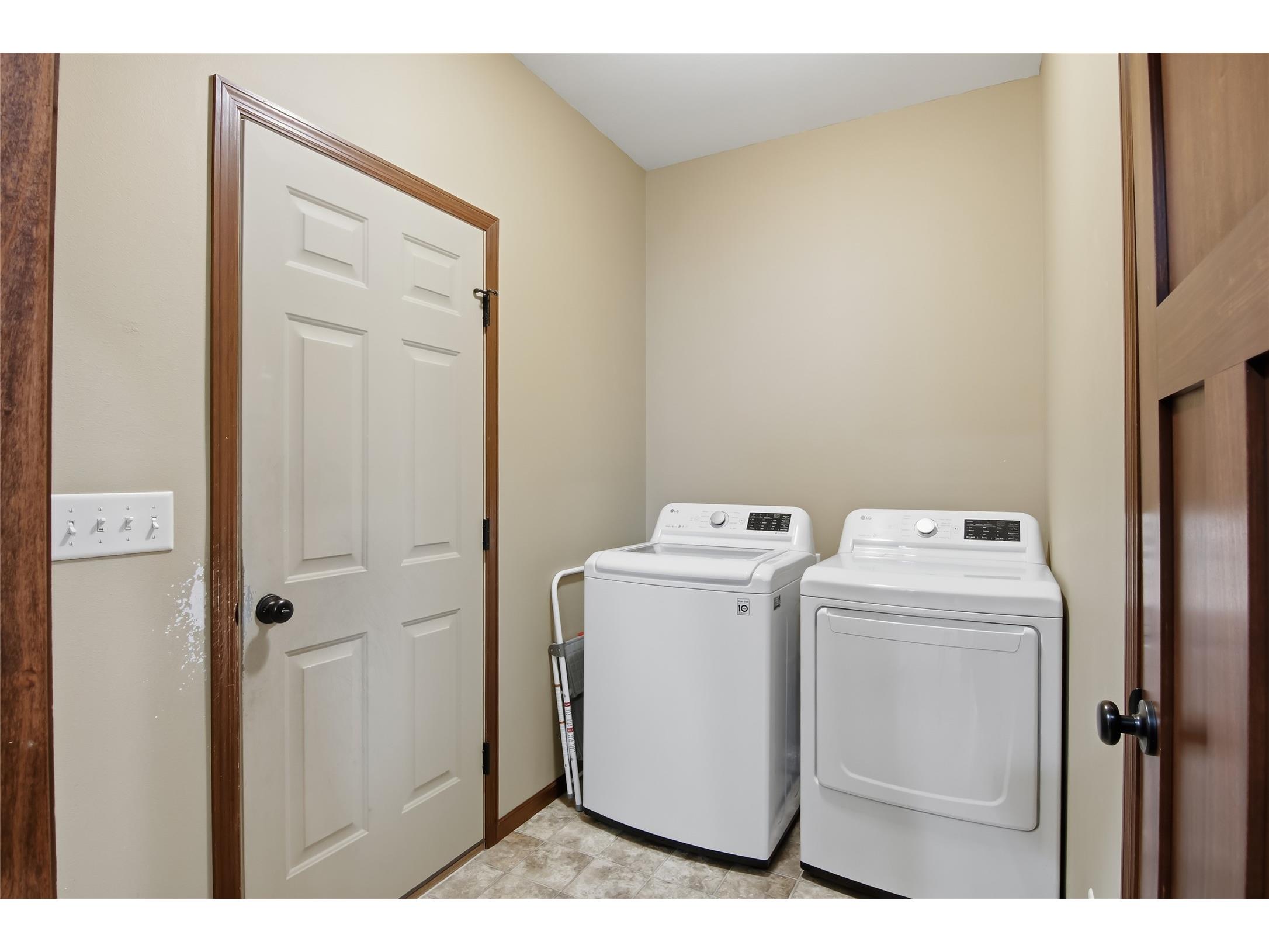 2508 State Street Eau Claire WI 54701 1602392 image23