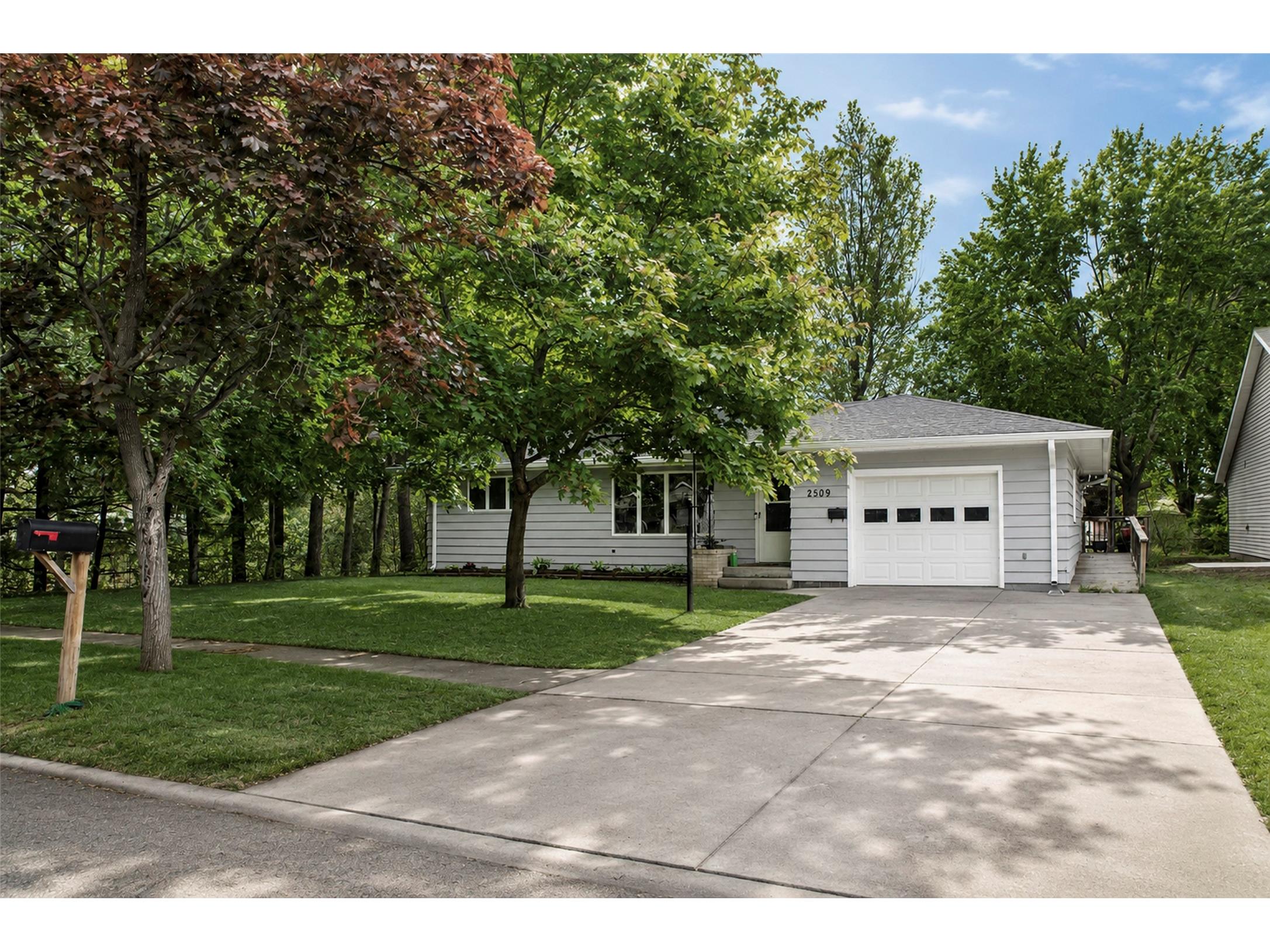 2509 Blakeley Avenue Eau Claire WI 54701 1601534 image1