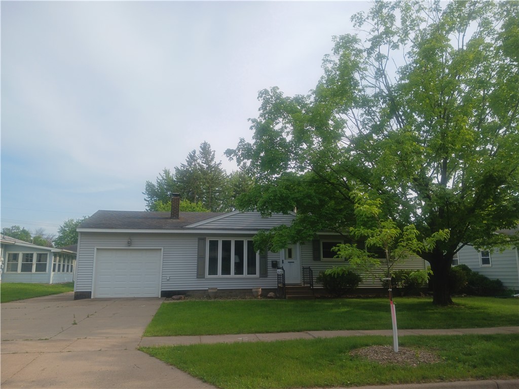 2511 Garfield Avenue Altoona WI 54720 1592378 image1