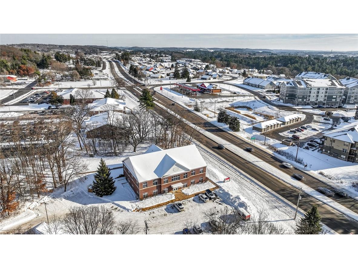 2519 N Hillcrest Parkway Altoona WI 54720 1597585 image3