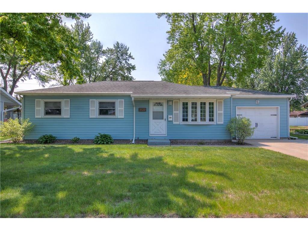 2527 Lynn Avenue Altoona WI 54720 1573523 image1