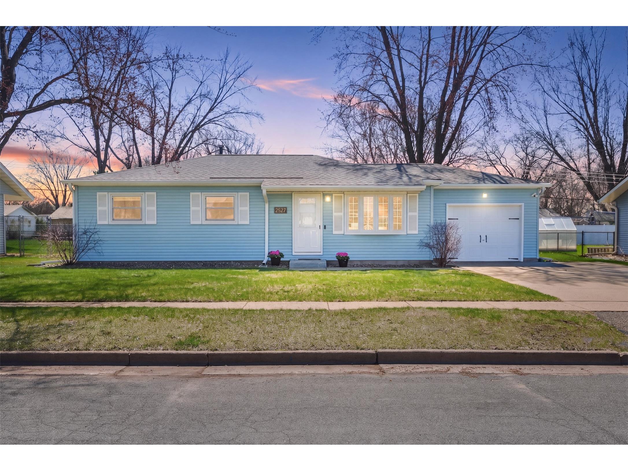 2527 Lynn Avenue Altoona WI 54720 1600024 image1