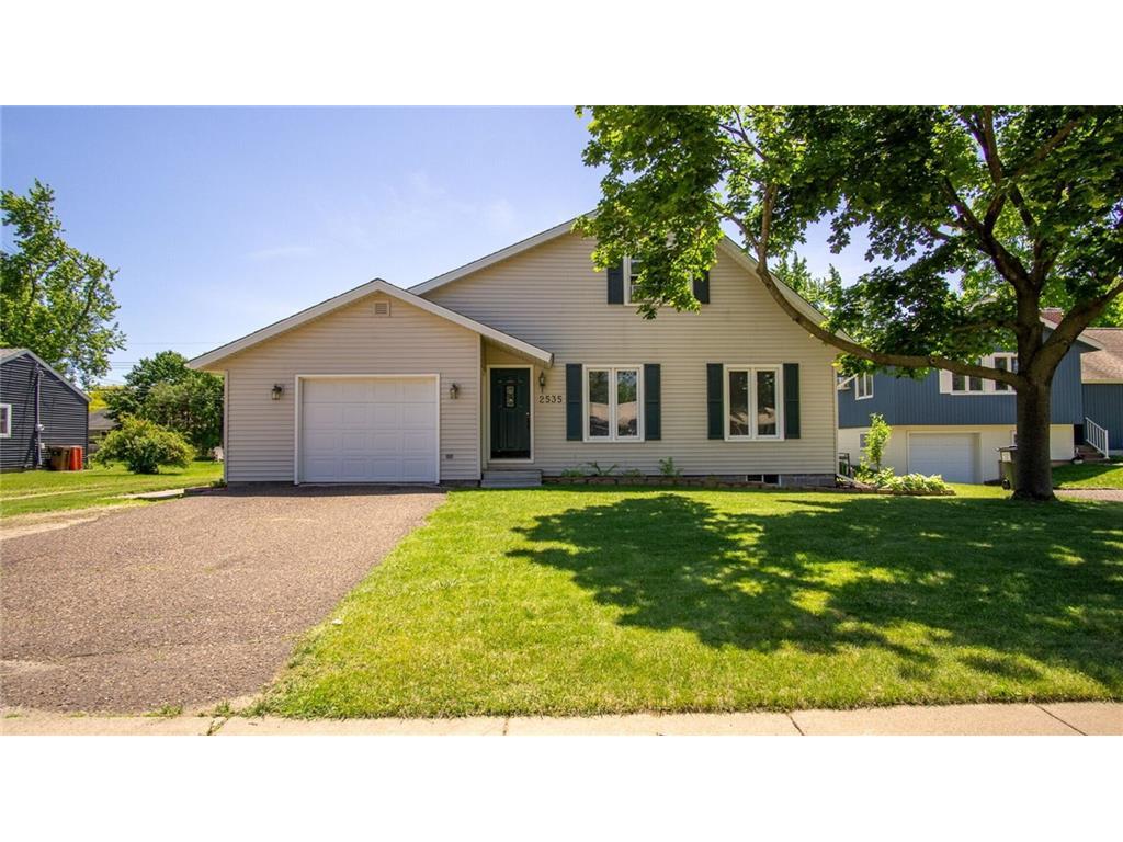 2535 Spooner Avenue Altoona WI 54720 1582927 image1
