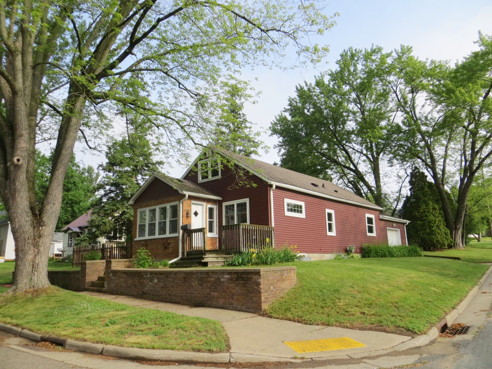 255 E 2nd Avenue Stanley WI 54768 1602078 image1