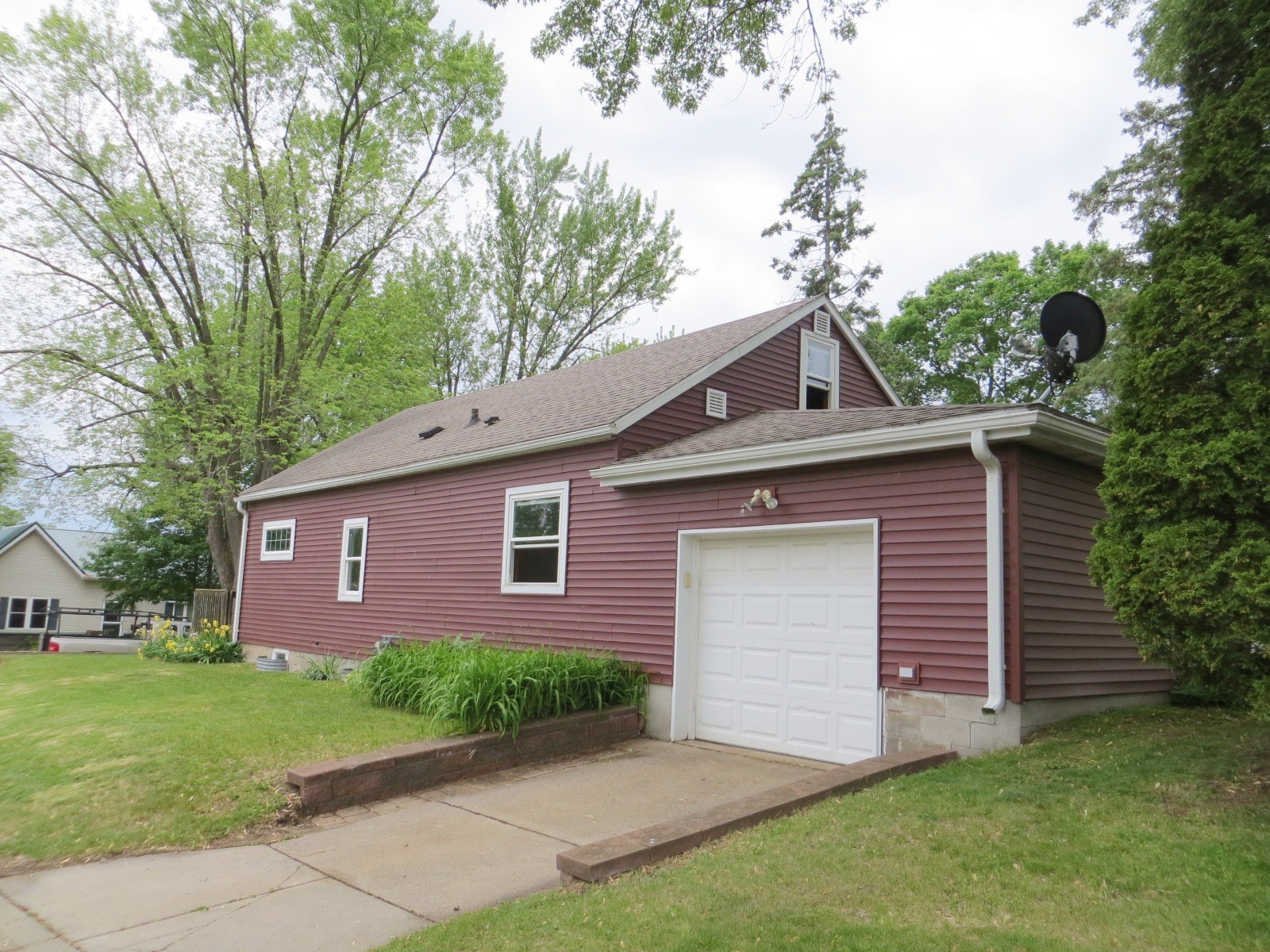 255 E 2nd Avenue Stanley WI 54768 1602078 image6