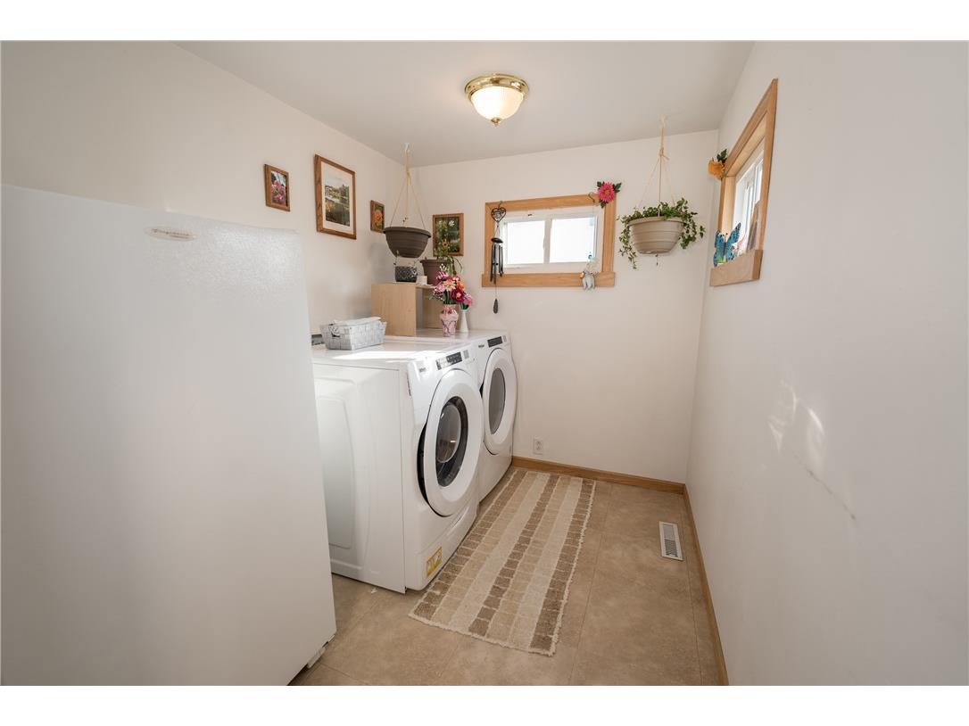 255 W Vine Street Mondovi WI 54755 1597994 image39
