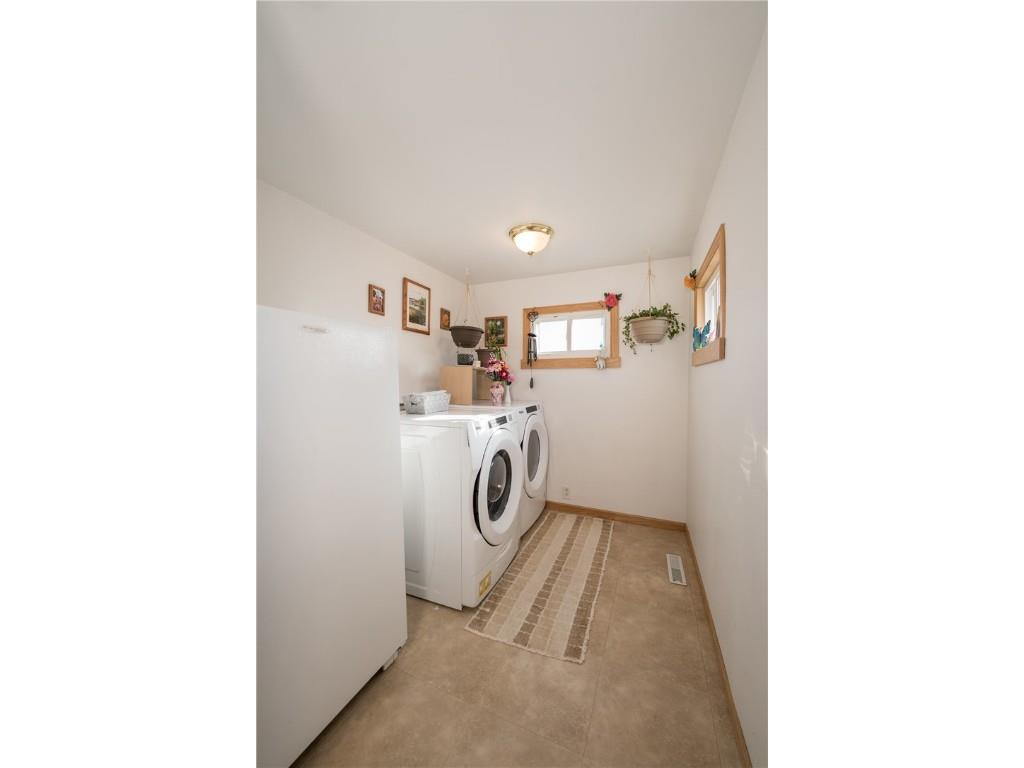 255 W Vine Street Mondovi WI 54755 1597994 image40
