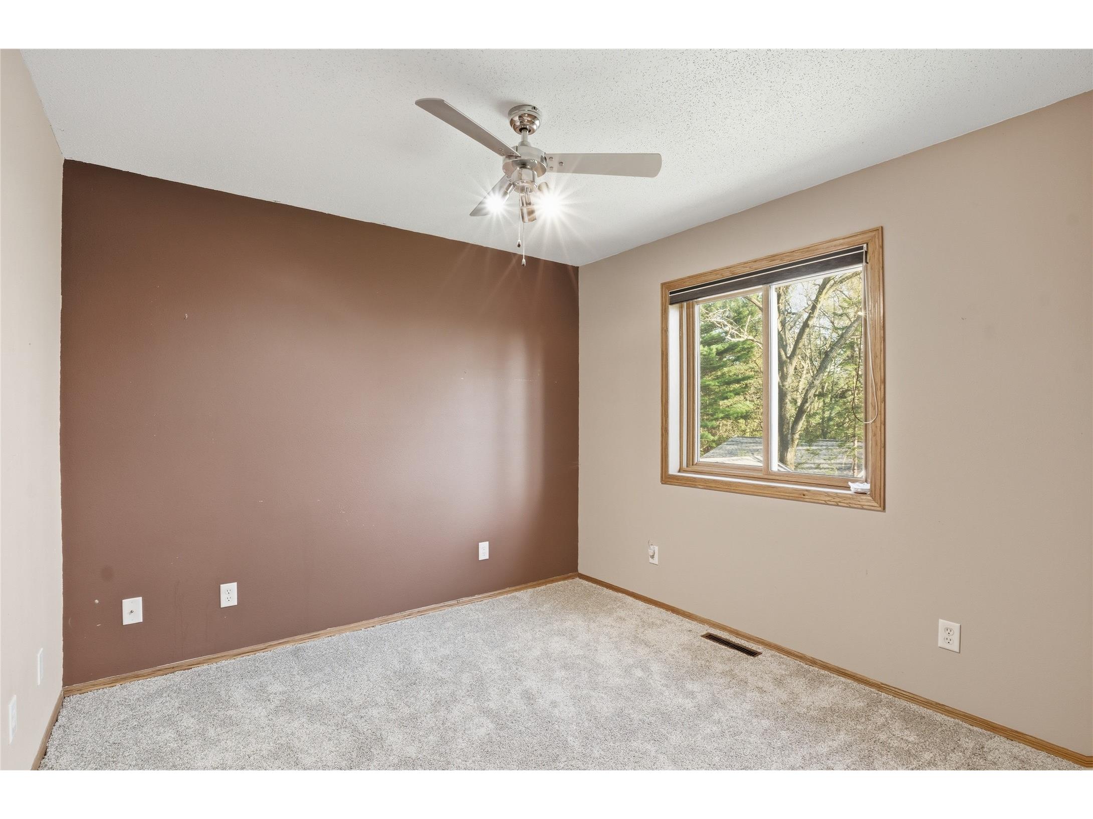 2551 Roberts Court Altoona WI 54720 1598276 image10
