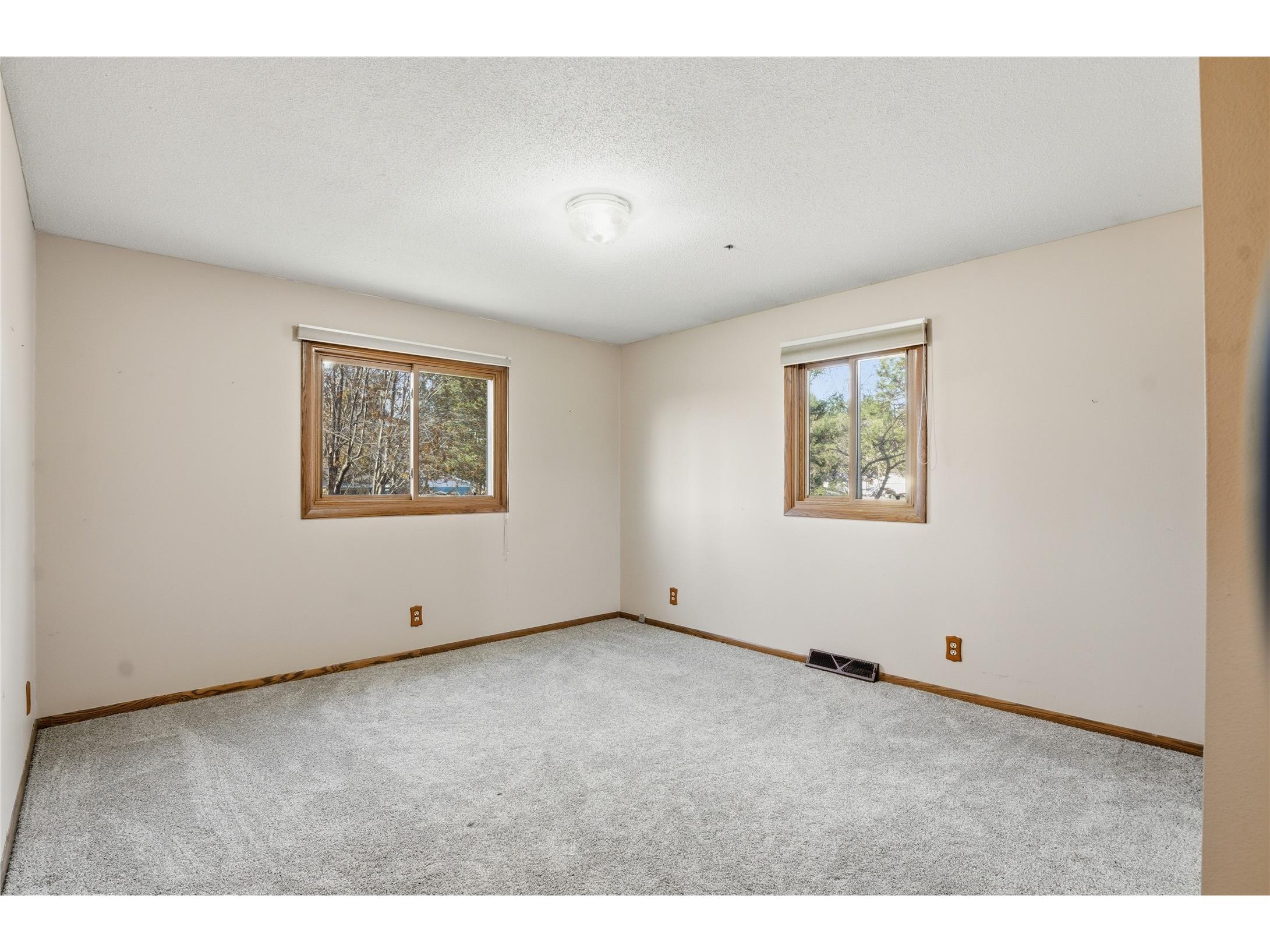 2551 Roberts Court Altoona WI 54720 1598276 image12