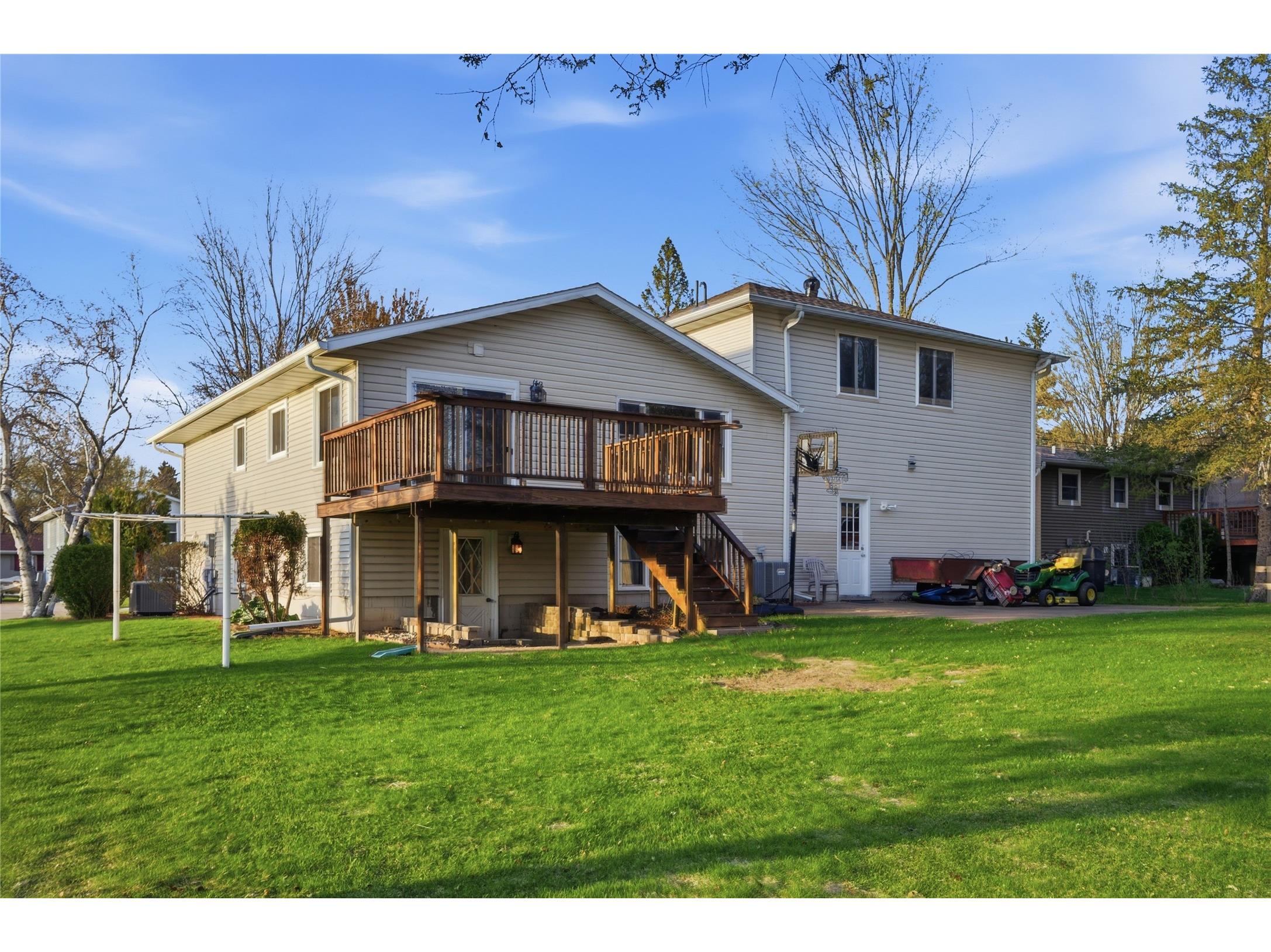 2551 Roberts Court Altoona WI 54720 1598276 image25