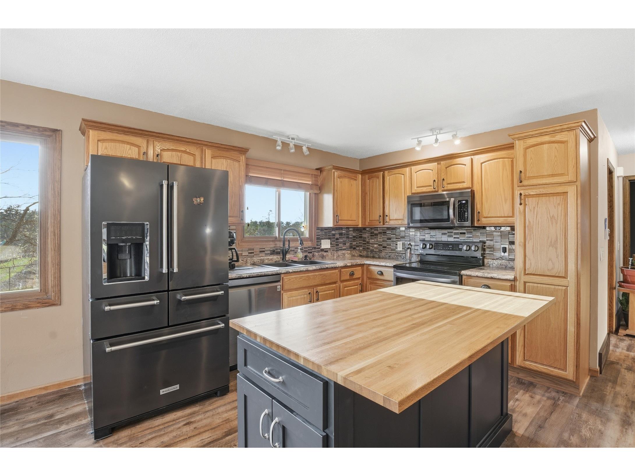 2551 Roberts Court Altoona WI 54720 1598276 image4