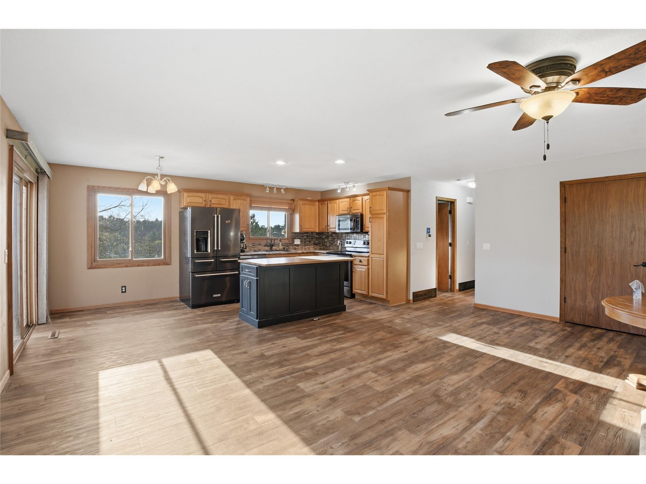 2551 Roberts Court Altoona WI 54720 1598276 image6
