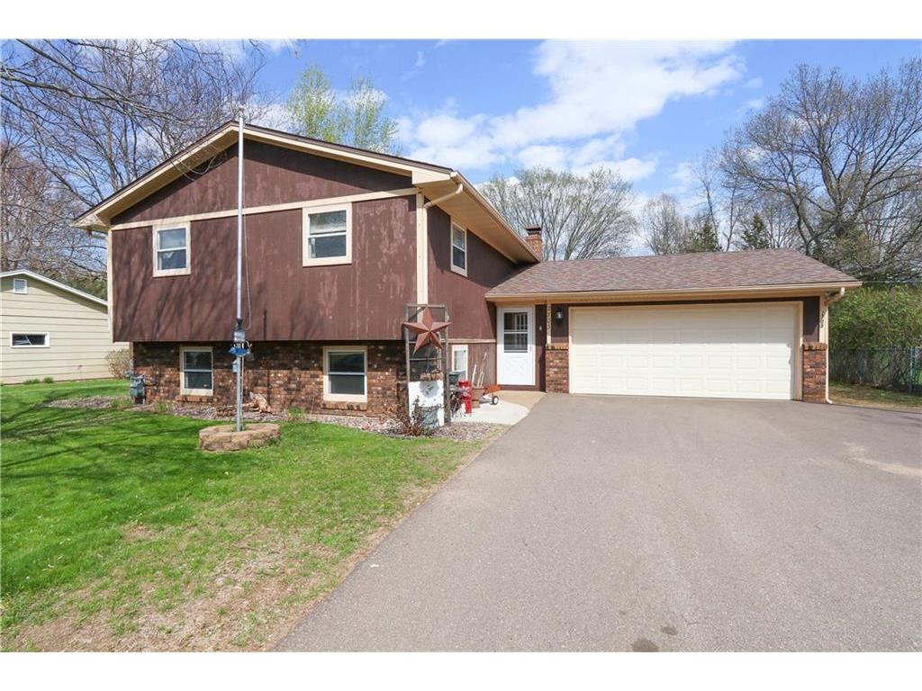 2703 Pearl Drive, Eau Claire, WI 54703 MLS 1541624 Edina Realty