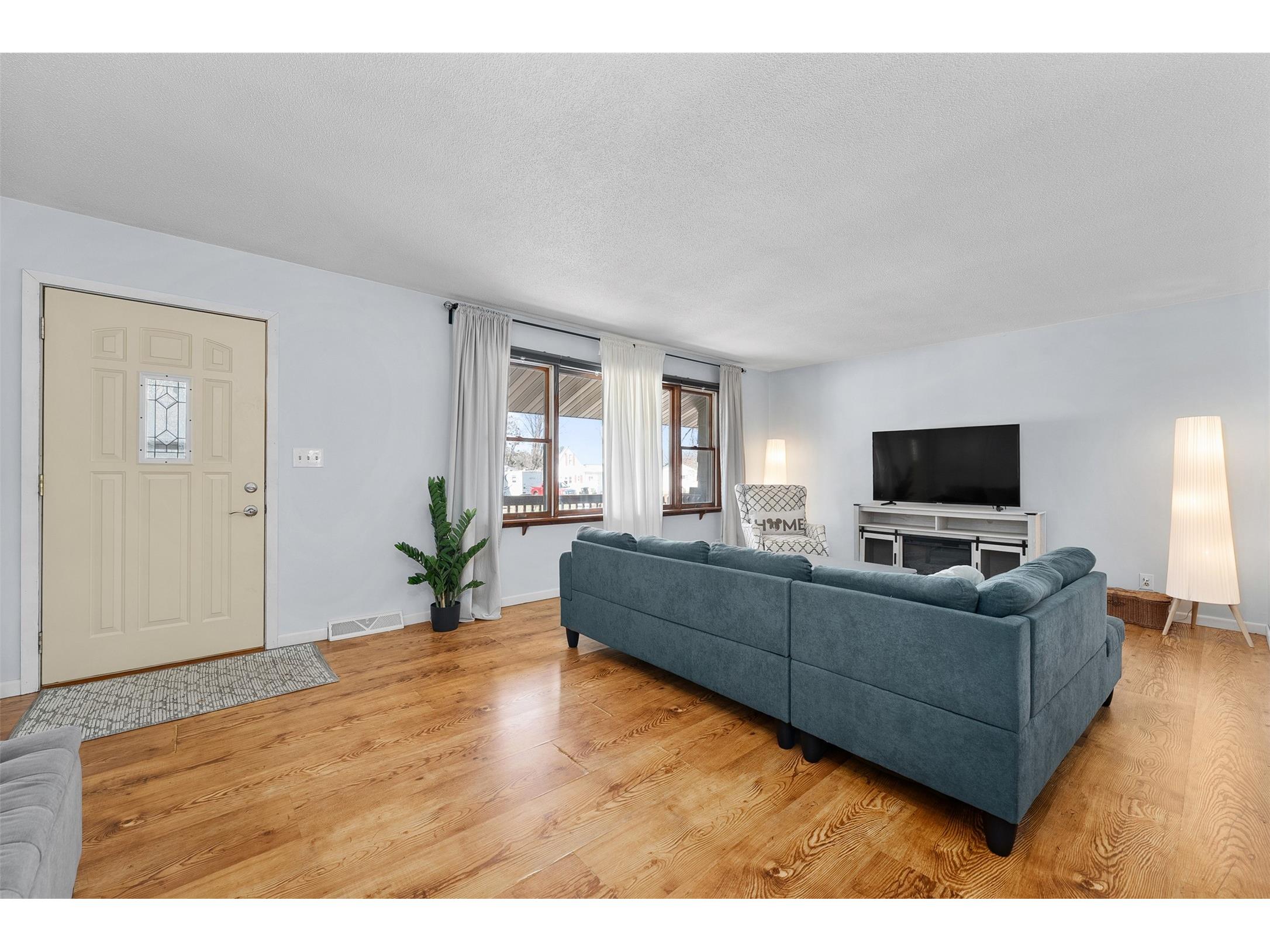 2808 Knapp Street Menomonie WI 54751 1599946 image10