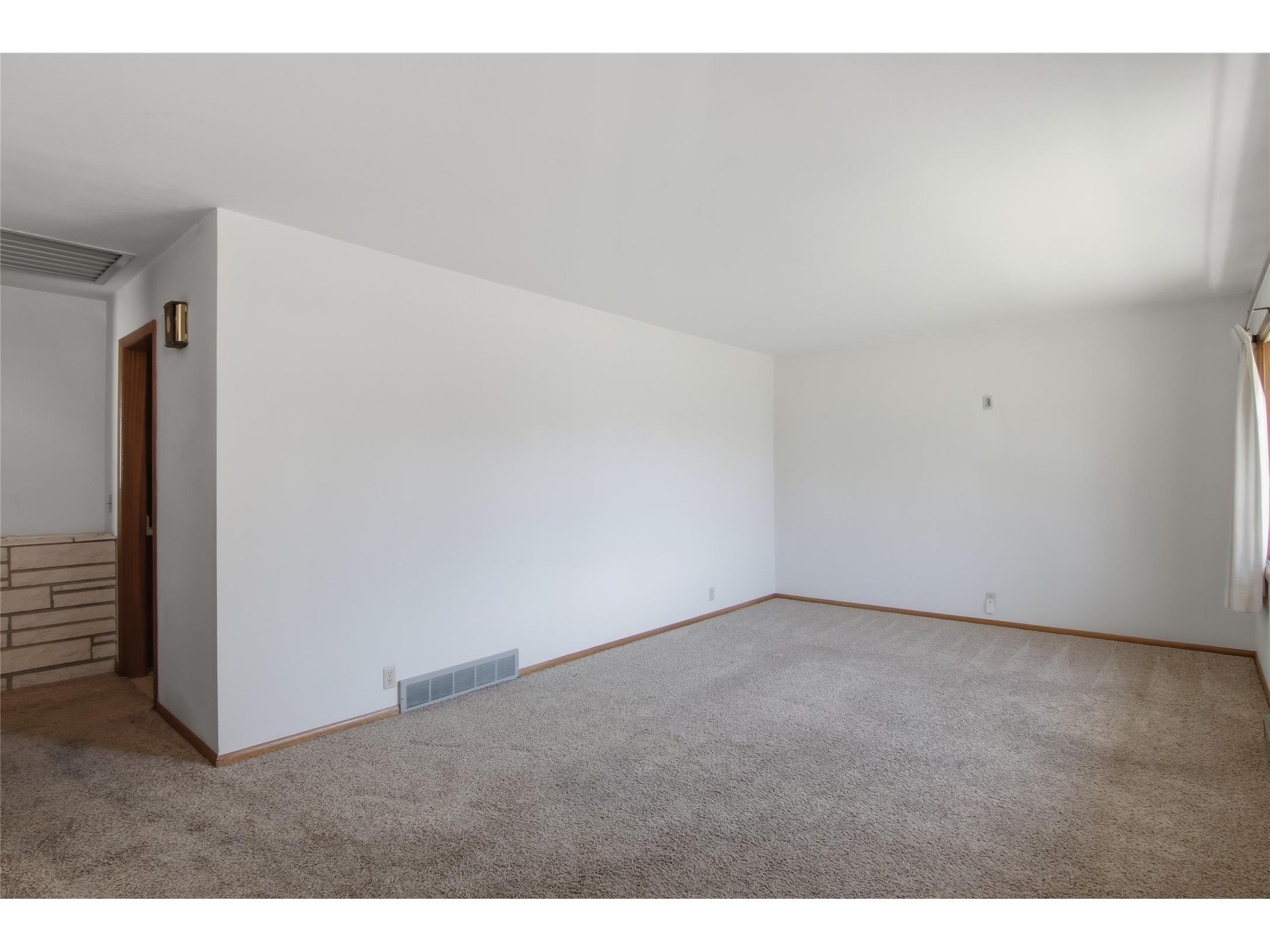 2824 Seymour Road Eau Claire WI 54703 1600350 image3